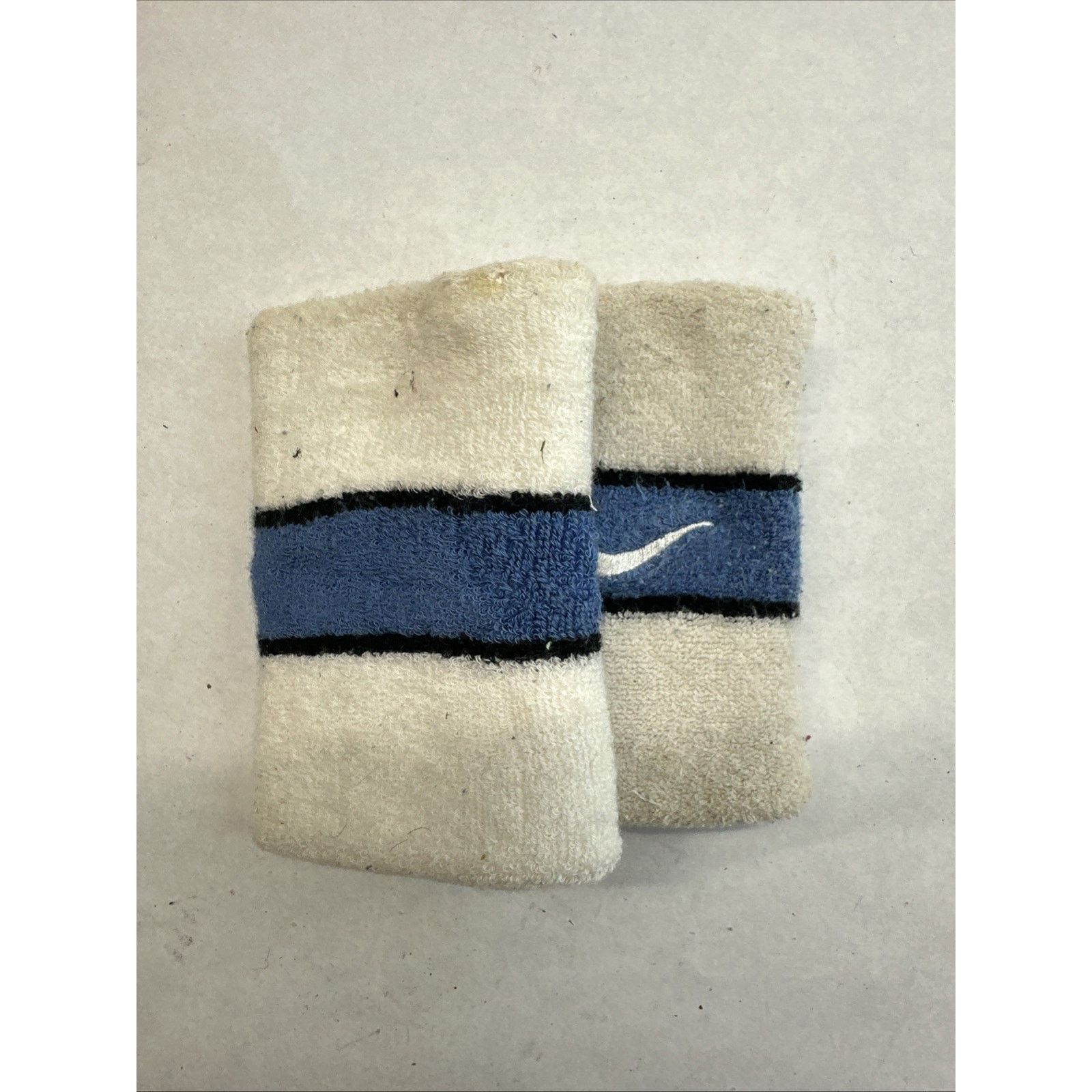 Nike Set of 2 White Blue Nike Wrist Sweat Bands Vintage - Pre-own Size ONE SIZE - 6 Thumbnail
