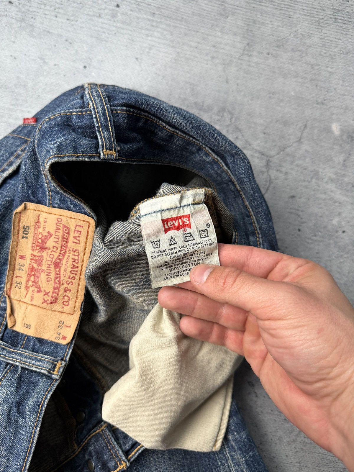 Levi's 🔥Y2K VINTAGE LEVIS 501 DISTRESSED RIPPED DENIM JEANS 00s🔥 Size US 34 / EU 50 - 8 Thumbnail