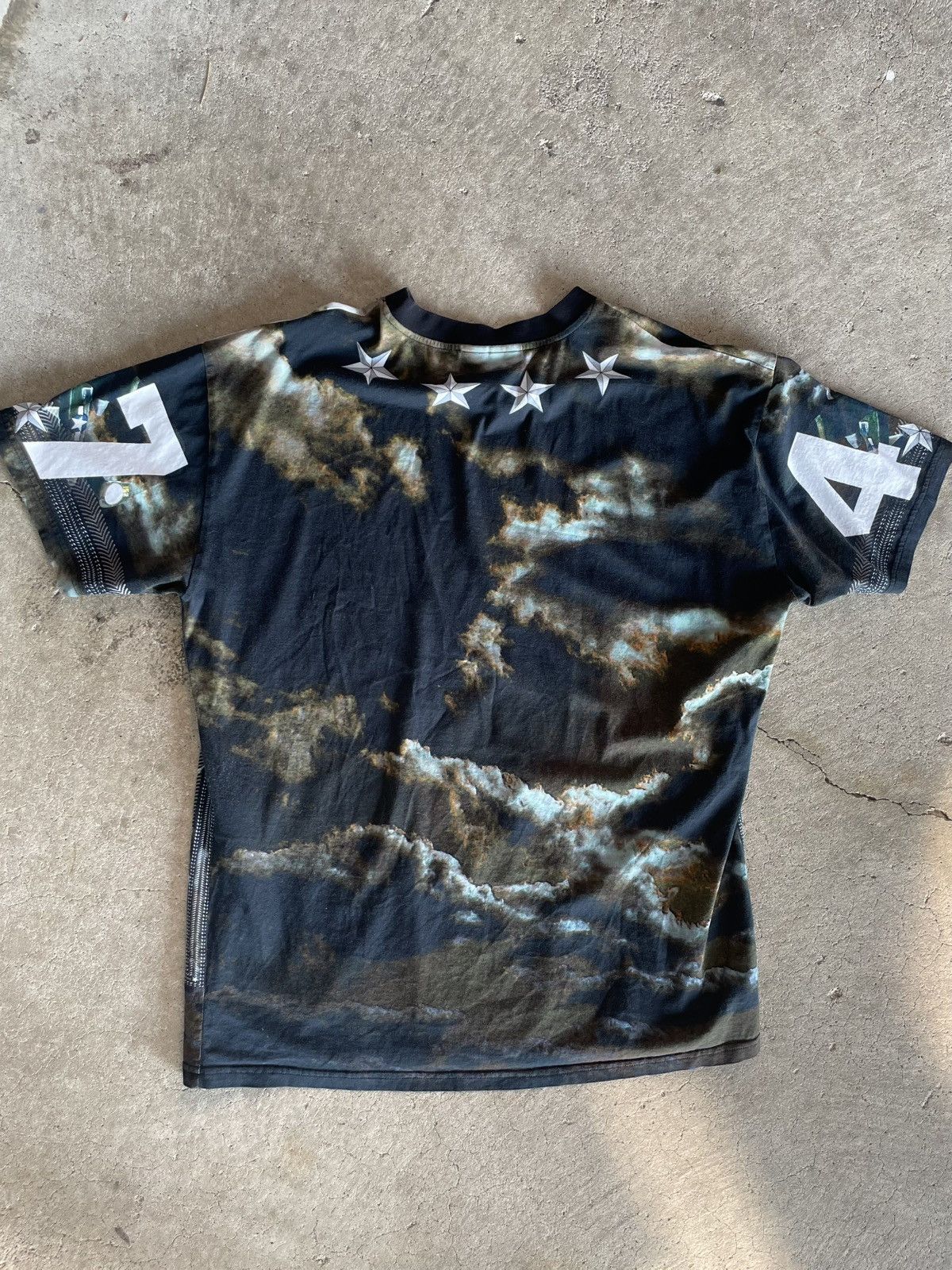 Givenchy Givenchy Air Plane T-shirt Size US XL / EU 56 / 4 - 3 Thumbnail
