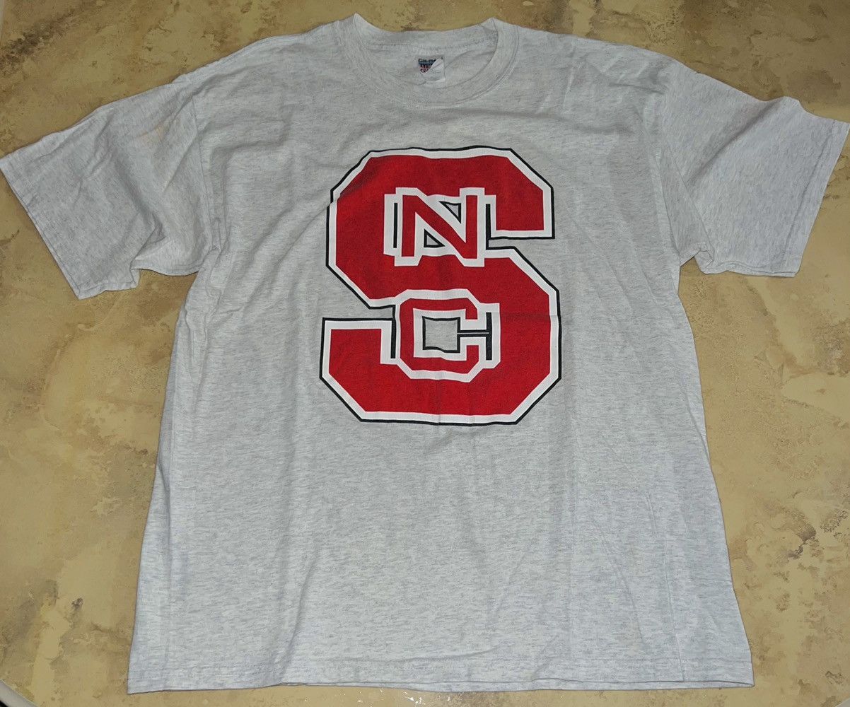 NCAA × Vintage VINTAGE NC STATE BIG LOGO T-SHIRT Size US XL / EU 56 / 4 - 2 Thumbnail