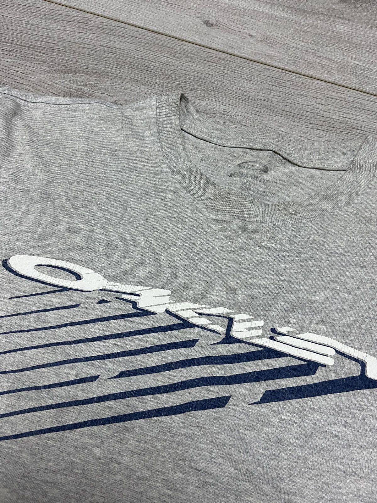 Oakley Oakley spell out vintage big logo tee shirt Size US S / EU 44-46 / 1 - 4 Thumbnail