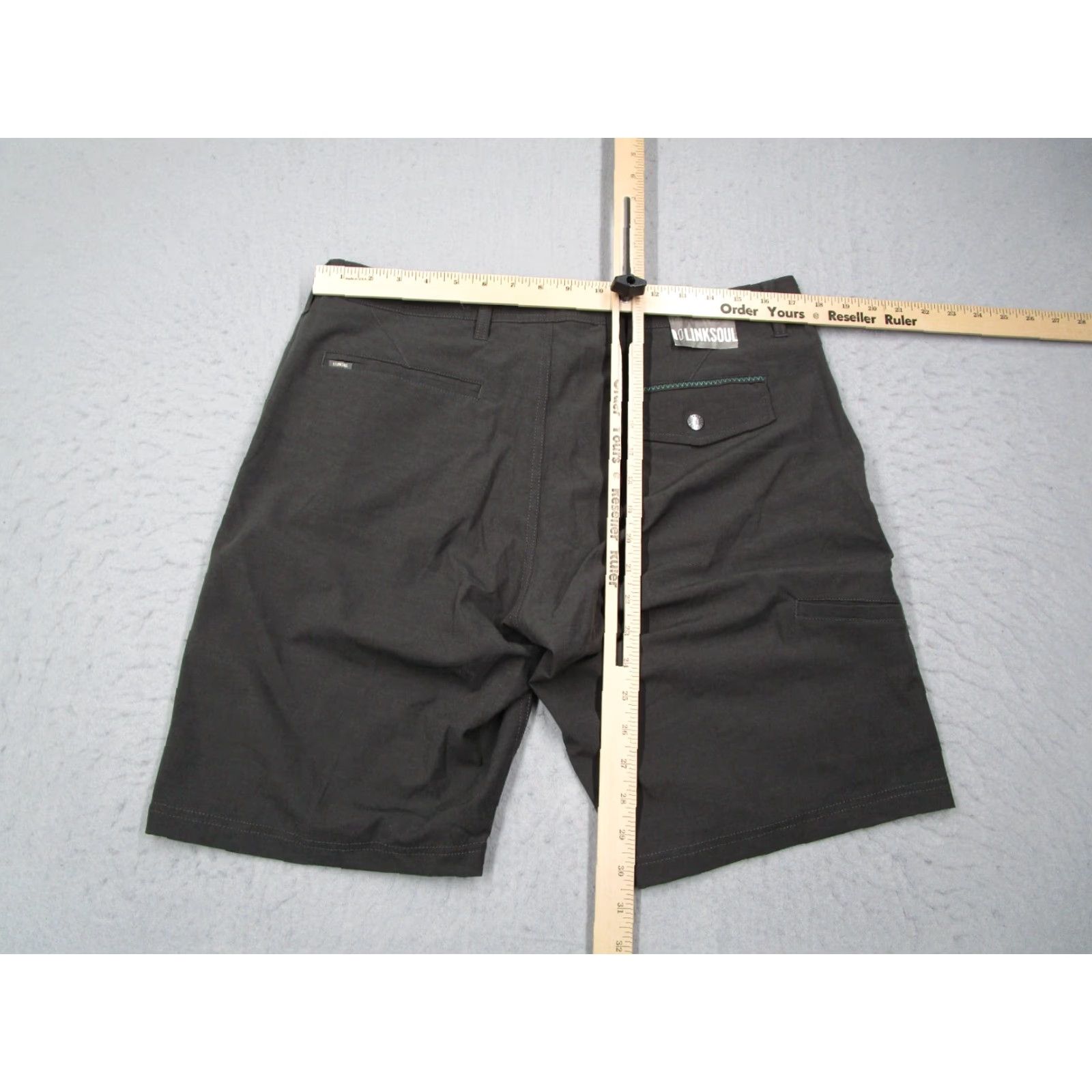 Vintage LINKSOUL Shorts Mens 34 Gray HYBRID BOARDWALKER 9" Walk Travel Resort Golf Chino 5-Pocket Regular Inseam 9 in Gray Mens Size US 34 / EU 50 - 7 Thumbnail