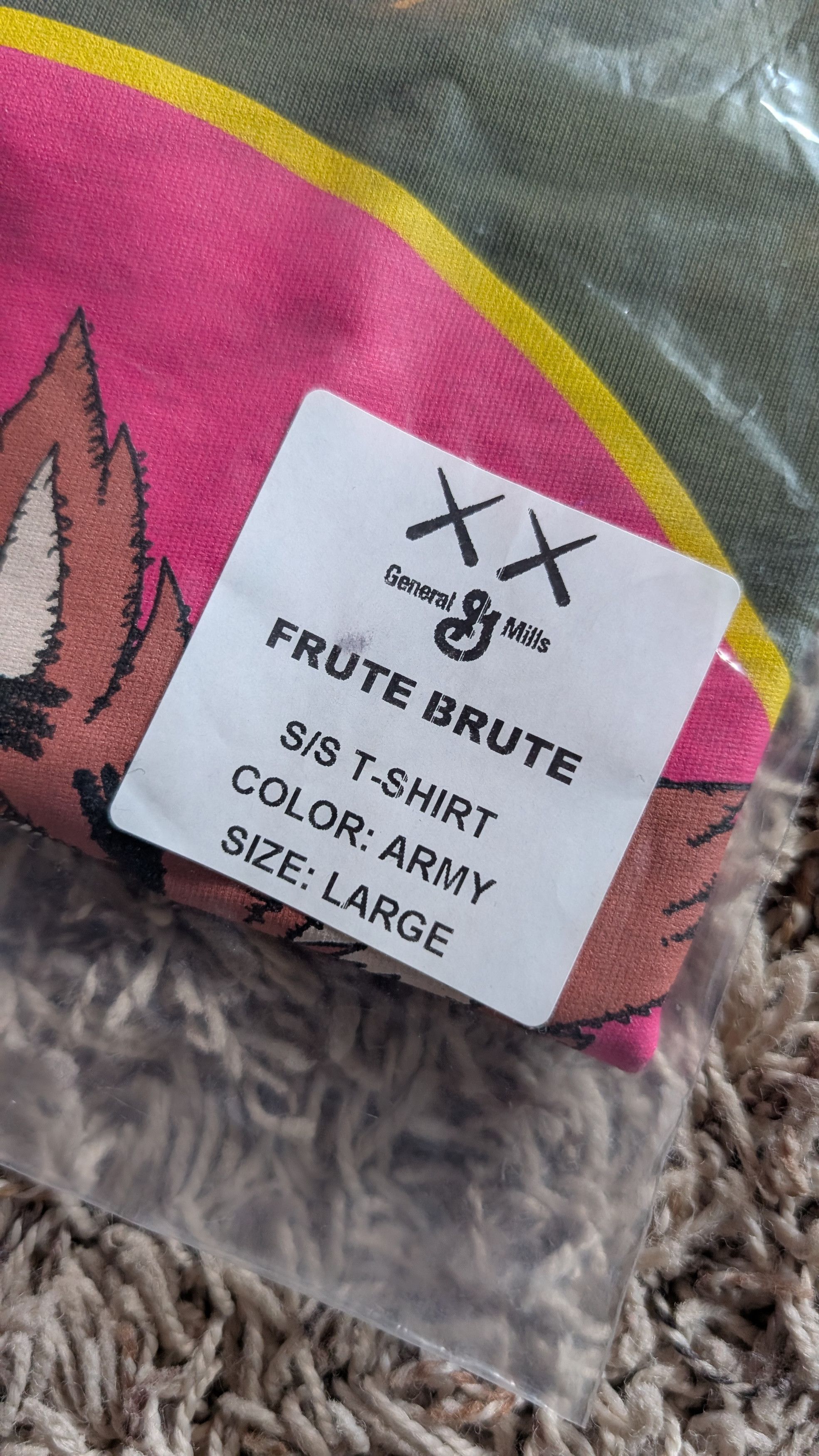 Kaws Kaws X Monsters General Mills Frute Brute Men’s Large 🔥🔥 Size US L / EU 52-54 / 3 - 3 Thumbnail