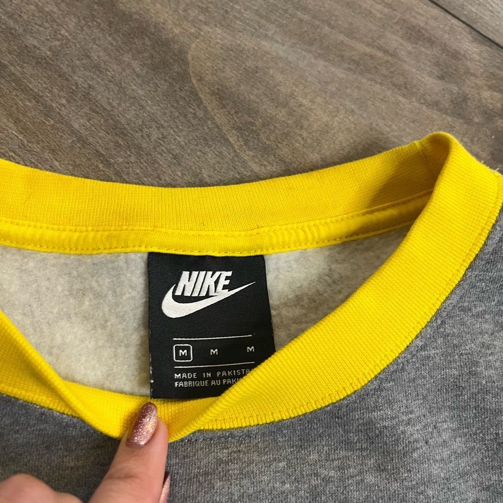 Nike Nike Embroidered Grey Athletic Workout Pullover Women Medium Size M / US 6-8 / IT 42-44 - 3 Thumbnail