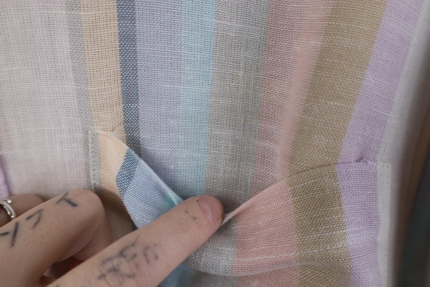 Vintage Vintage 70s Streetwear Knit Pastel Striped Button Shirt USA Size US L / EU 52-54 / 3 - 8 Thumbnail
