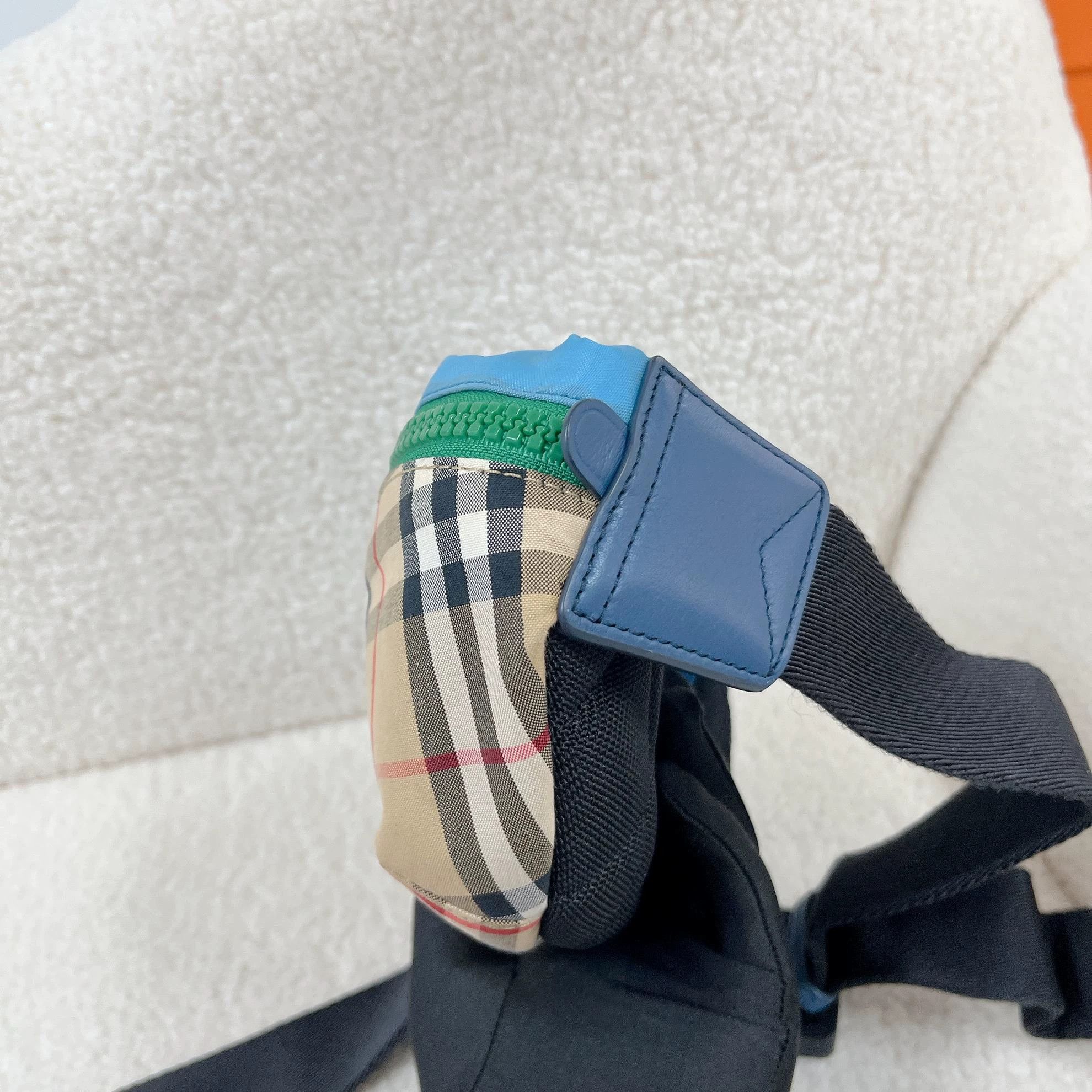 Burberry Burberry Pre-owned Check Waist Bag Size ONE SIZE - 4 Thumbnail