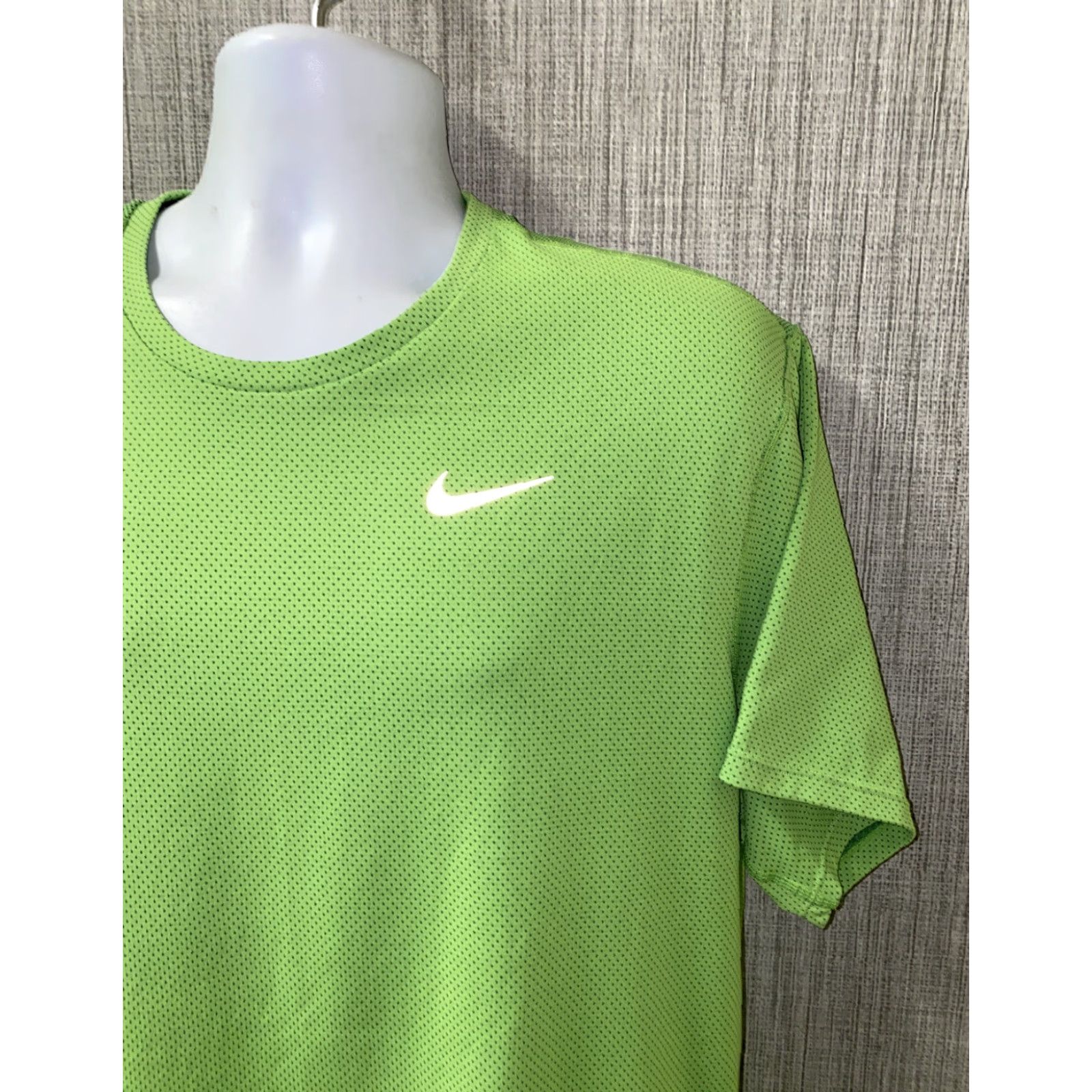 Nike Nike Dri-Fit Mens Green Short Sleeve T-Shirt Size XL Size US XL / EU 56 / 4 - 2 Thumbnail