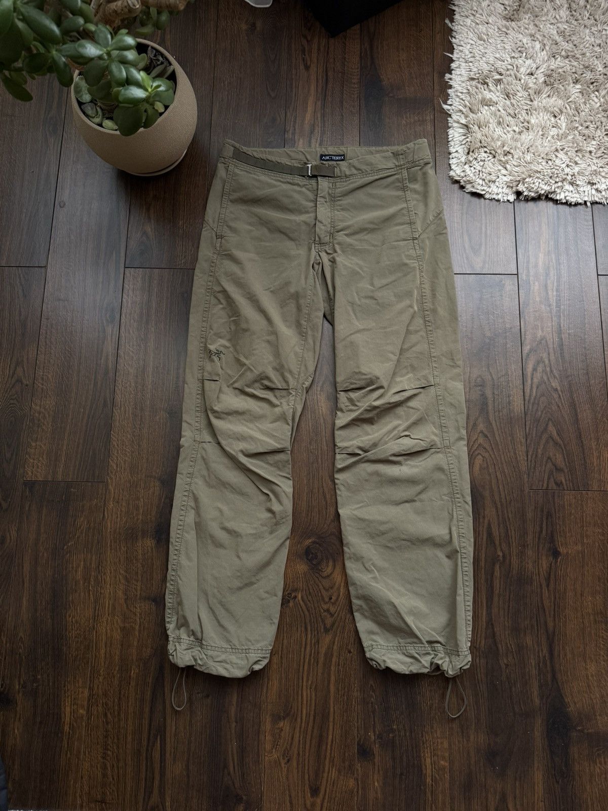 Arc'teryx Arc’teryx Khaki Technical Hiking Pants Men’s Size US 30 / EU 46 - 2 Thumbnail