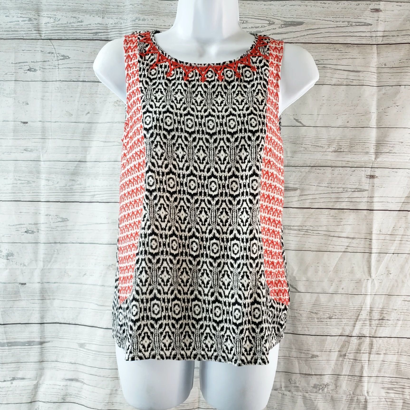 Vintage VINTAGE THML Womens Tank Top XS Black Red Embroidered Rayon Shirt Womens XS Black Embroidered Tank Top Size XS / US 0-2 / IT 36-38 - 2 Thumbnail