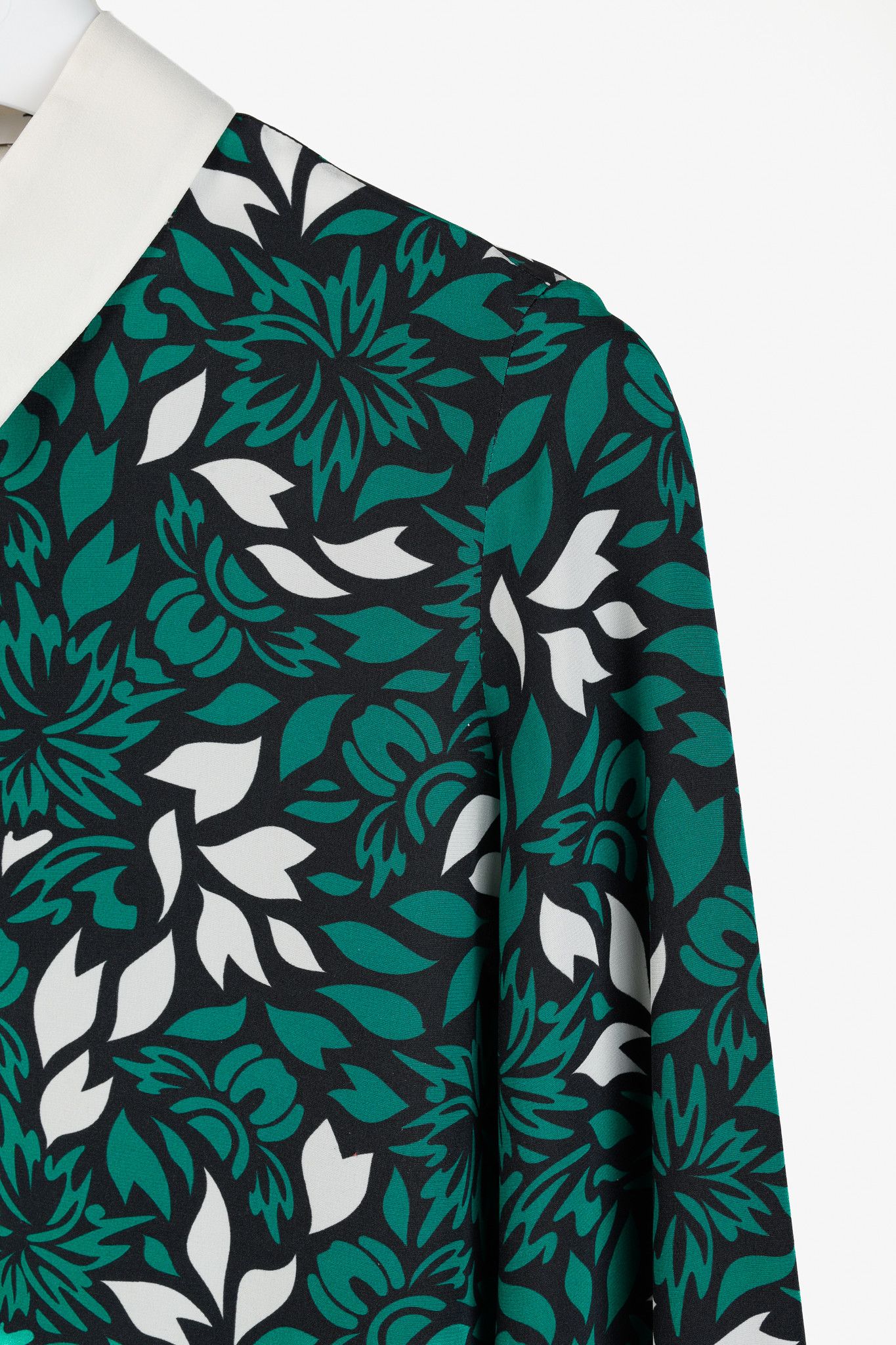 DOROTHEE SCHUMACHER Dorothee Schumacher Botanical Silk Collar & Cuff Blouse Size S / US 4 / IT 40 - 5 Thumbnail