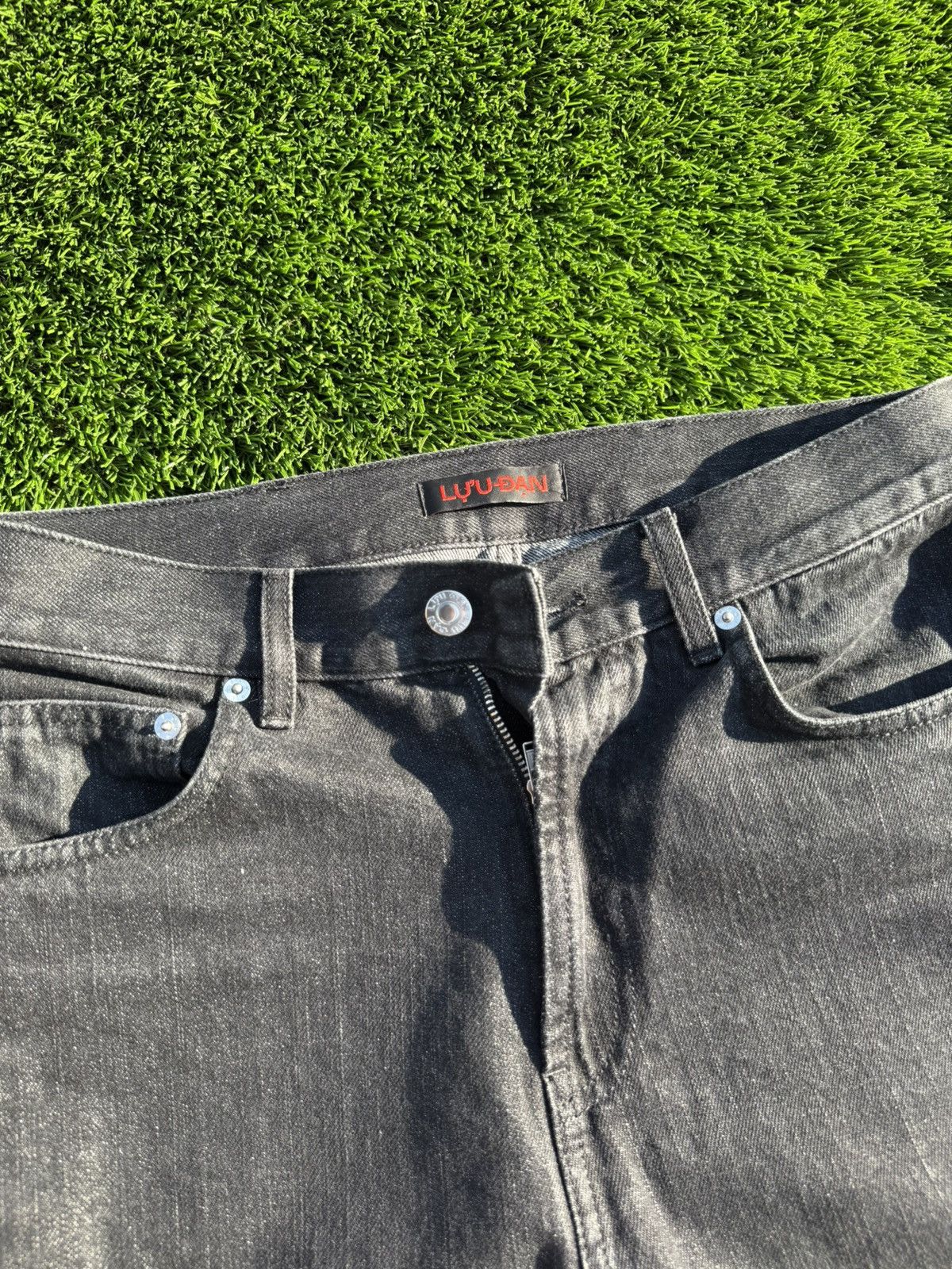 LUU DAN Lu’u Dan Vintage Wash Elephant Jeans Size US 30 / EU 46 - 3 Thumbnail