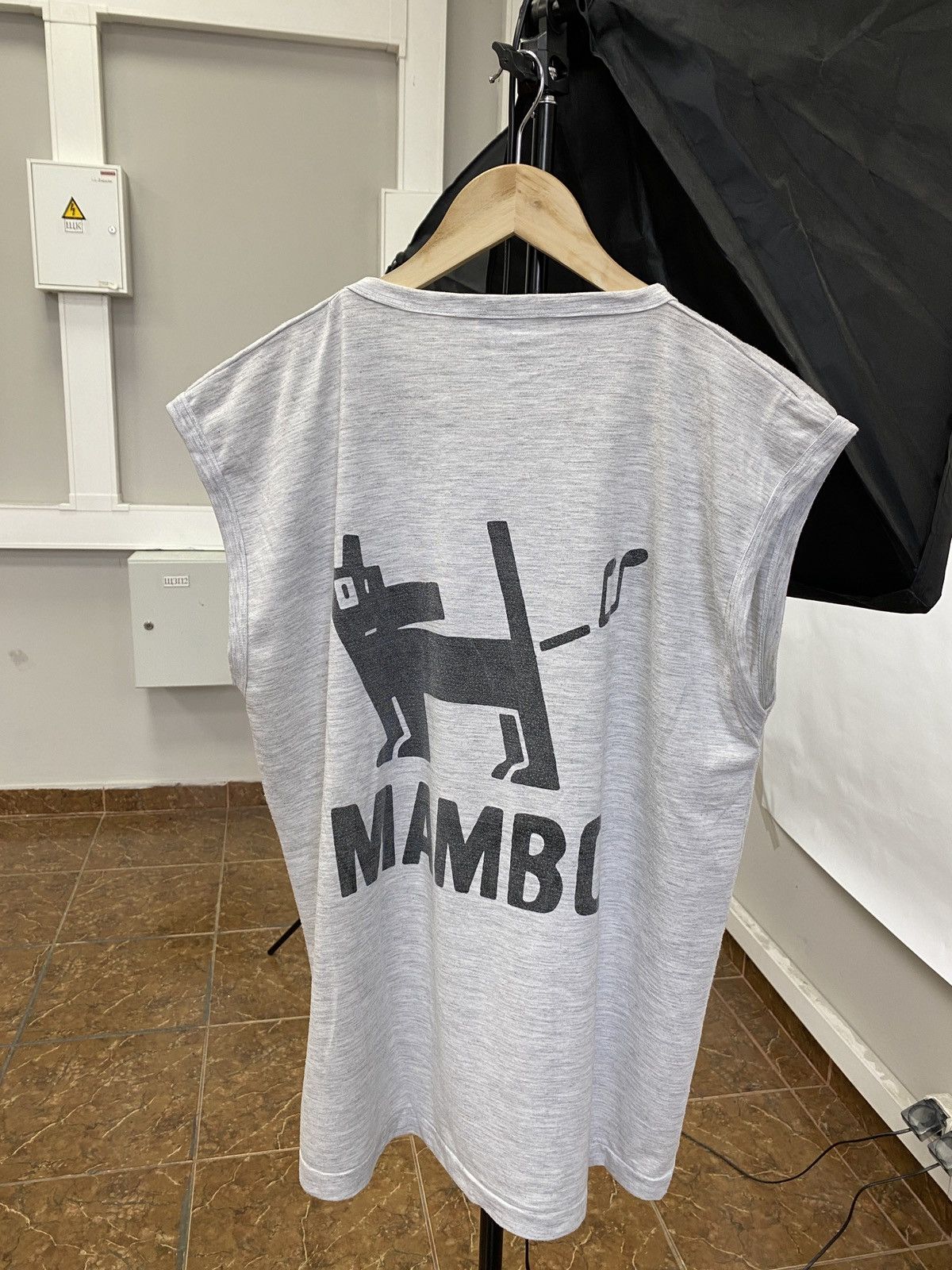 Mambo 🇺🇸 Vintage 90s Mambo Allan Dog Rare Surf Big Logo Tee Retro Size US XL / EU 56 / 4 - 1 Thumbnail