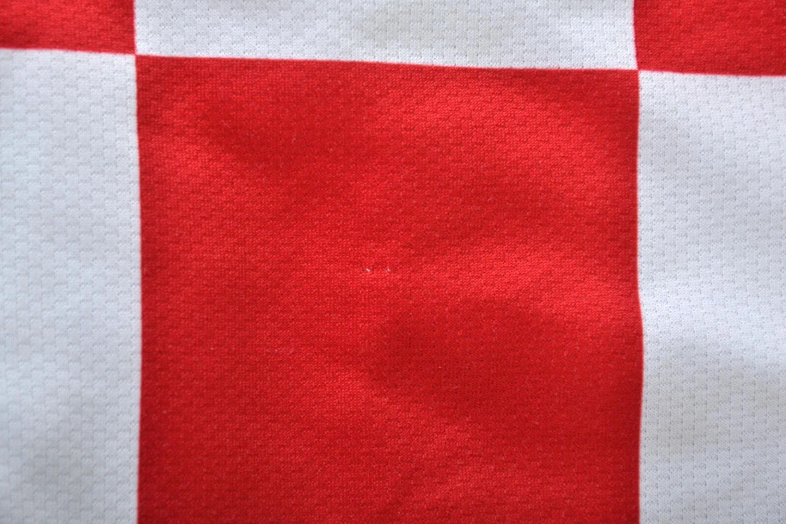 Nike CROATIA 2008/2009 HOME FOOTBALL SHIRT NIKE SIZE S ADULT Size US S / EU 44-46 / 1 - 6 Thumbnail