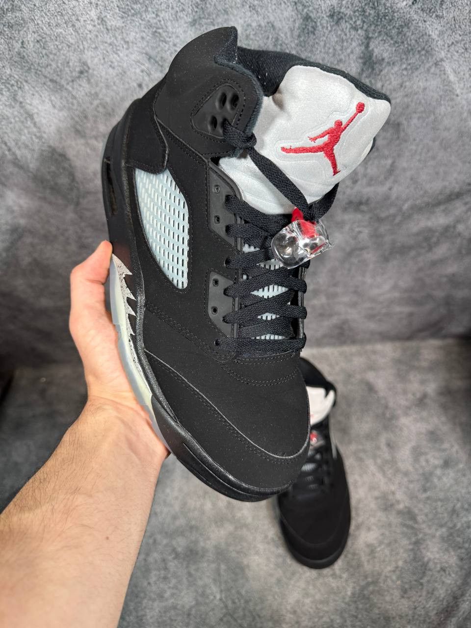 Jordan Brand Size 10 | Jordan 5 Metallic No Box | Pre-Owned Size US 9 / EU 42 - 1 Thumbnail