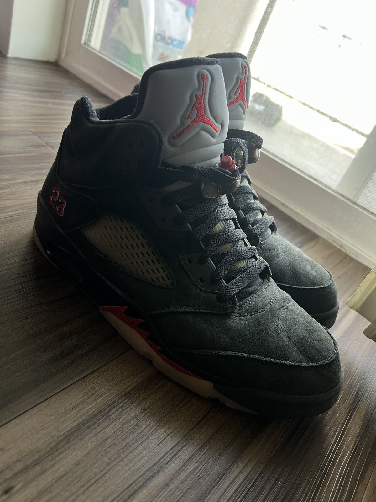Jordan Brand Jordan 5 Retro Gore-Tex Off Noir Size US 9.5 / EU 42-43 - 1 Thumbnail