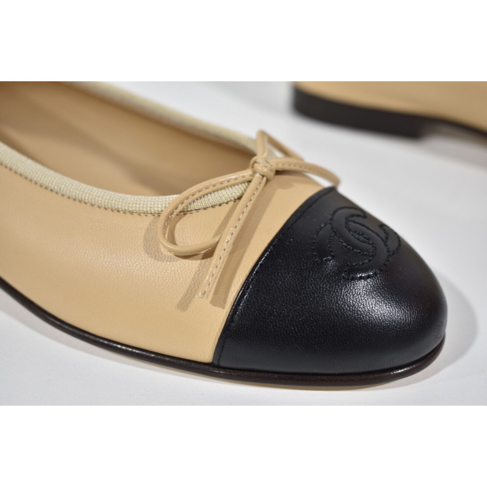 Chanel Lambskin Leather CC Logo Bow Tie Ballet Ballerina Flat 37 Size US 7 / IT 37 - 6 Thumbnail