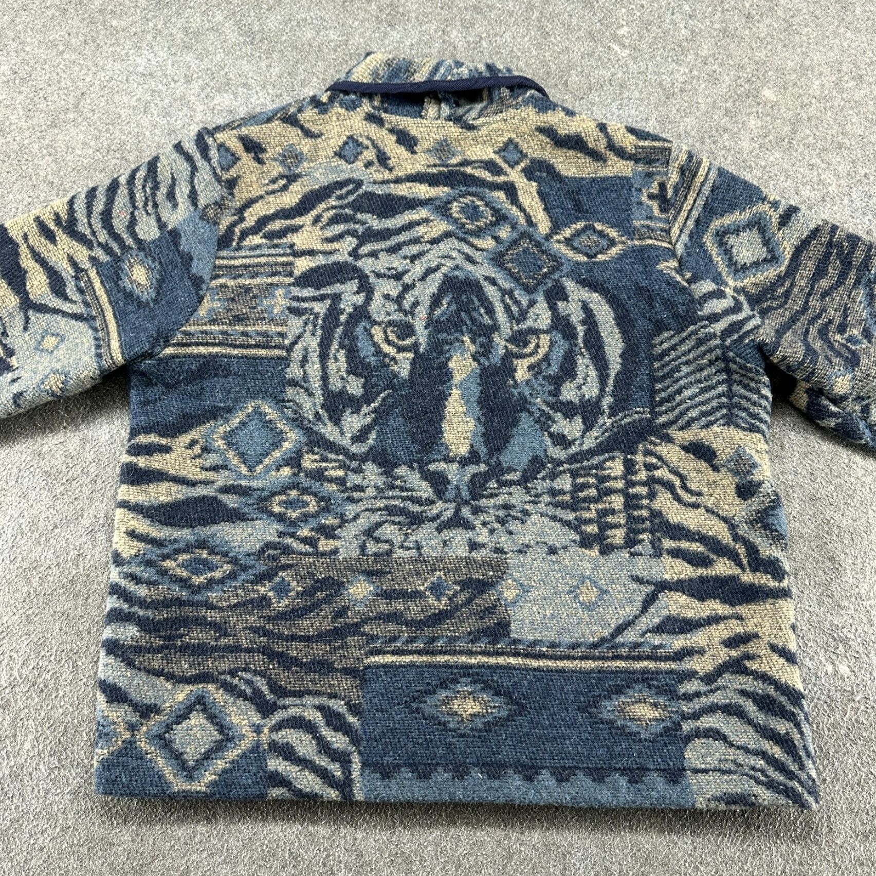 Vintage VINTAGE Ivy Jacket Womens L Blue Shawl Collar Tapestry Tiger Print Abstract 90s Size L / US 10 / IT 46 - 4 Thumbnail