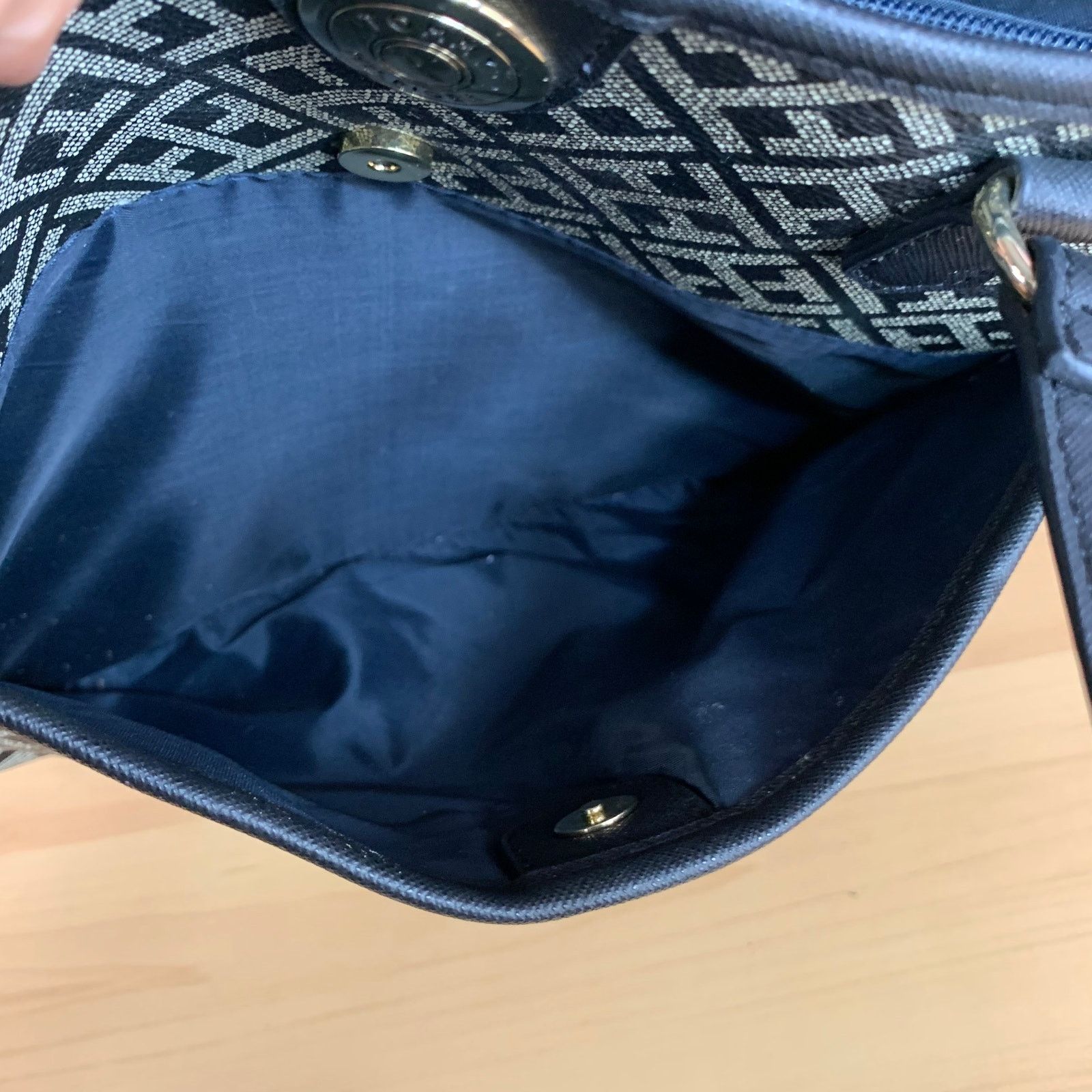 Tommy Hilfiger Tommy Hilfiger Womens Tote Bag Black-White Size Medium Purse Size ONE SIZE - 9 Thumbnail