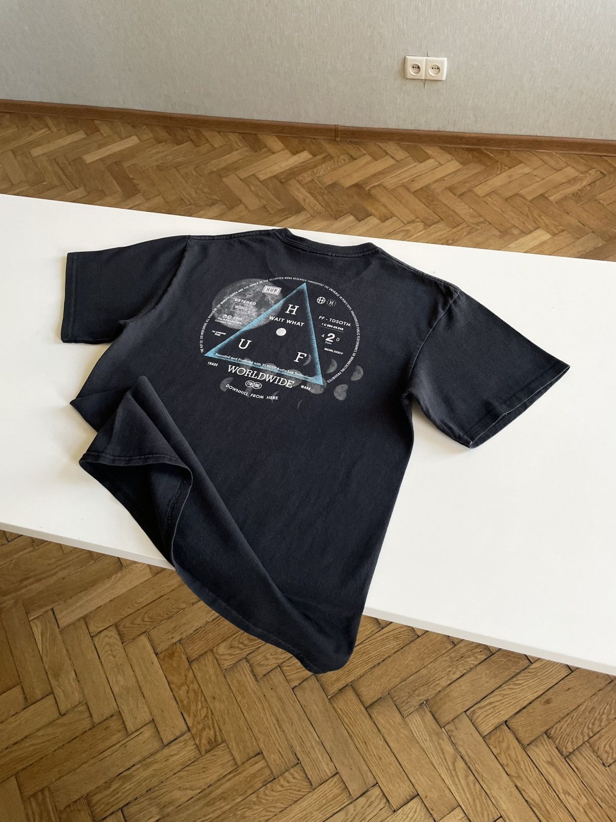 Huf Huf: A T-Shirt Size US M / EU 48-50 / 2 - 11 Thumbnail