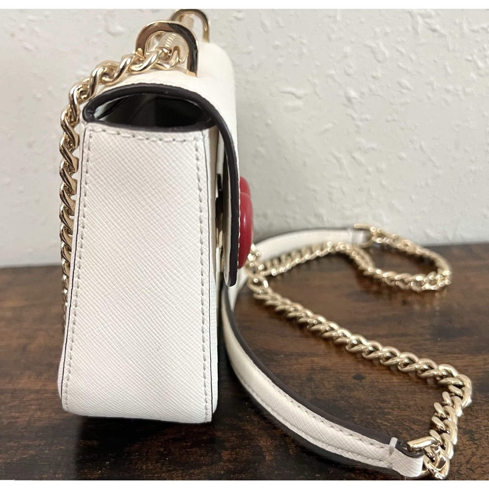 Vintage VINTAGE kate spade New York Crossbody Purse Women Small Kate Love White Leather Gold Hardware Heart Brief description not needed Size ONE SIZE - 6 Thumbnail