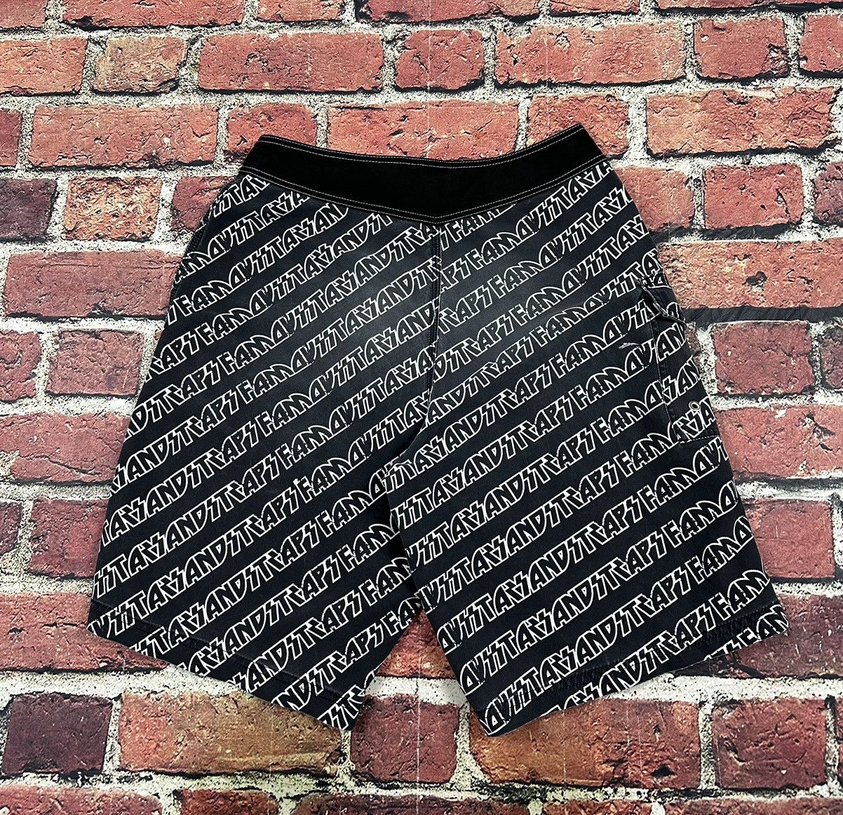 Vintage Vintage Famous Stars and Straps All Over Print Board Shorts Size US 32 / EU 48 - 2 Thumbnail