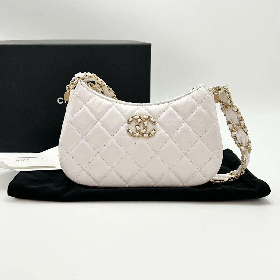 Chanel Pre-loved Bag Very good condition Size ONE SIZE - 1 Thumbnail