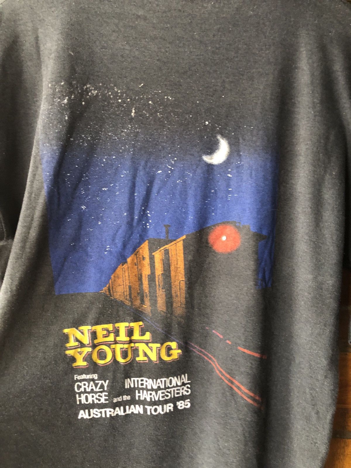 Vintage Vintage 85 Neil Young Australia Tour T Shirt Rock Size US M / EU 48-50 / 2 - 8 Thumbnail