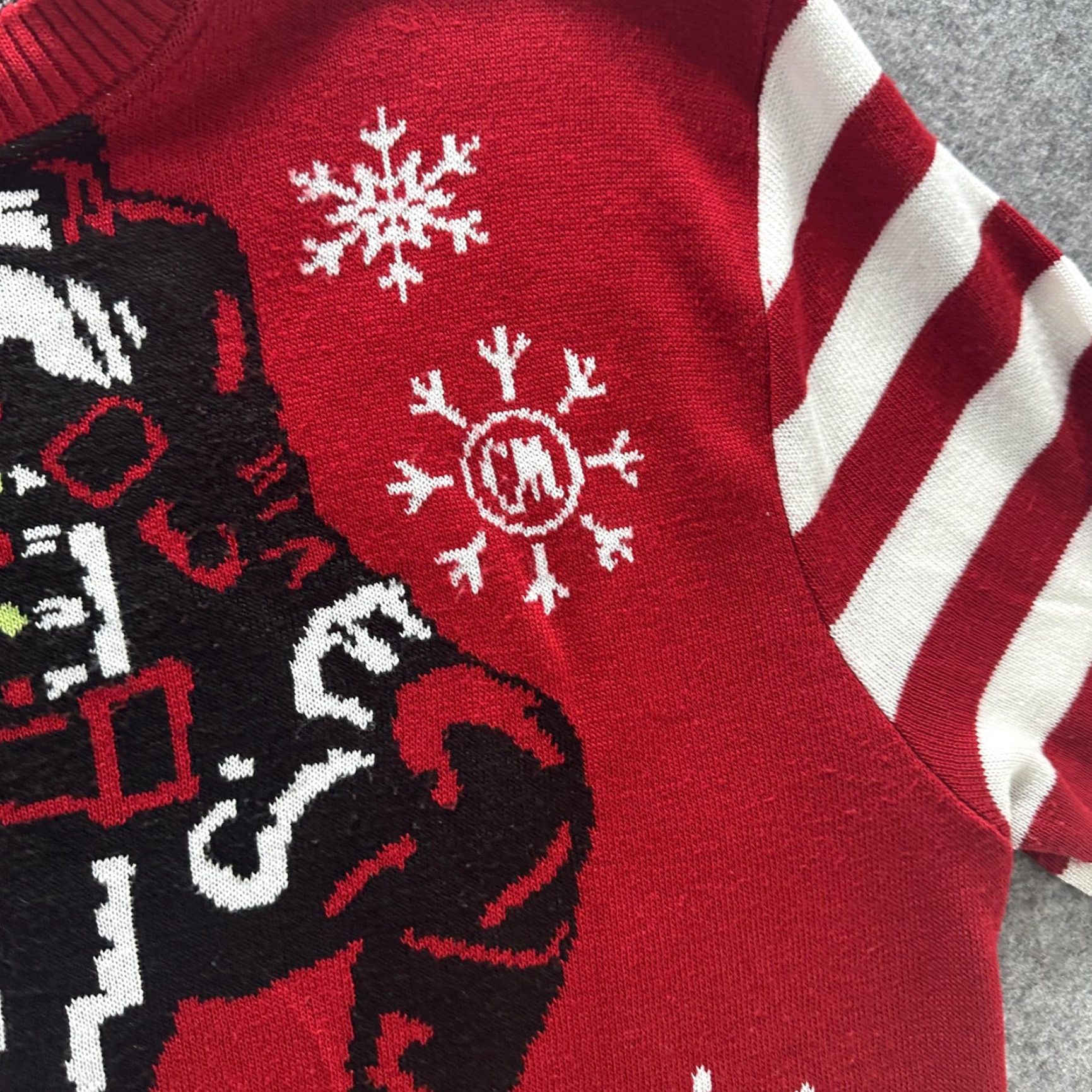 Vintage Captain Morgan Sweater Mens Medium Red White Pirate Ugly Christmas Rum Skull Size US M / EU 48-50 / 2 - 7 Thumbnail