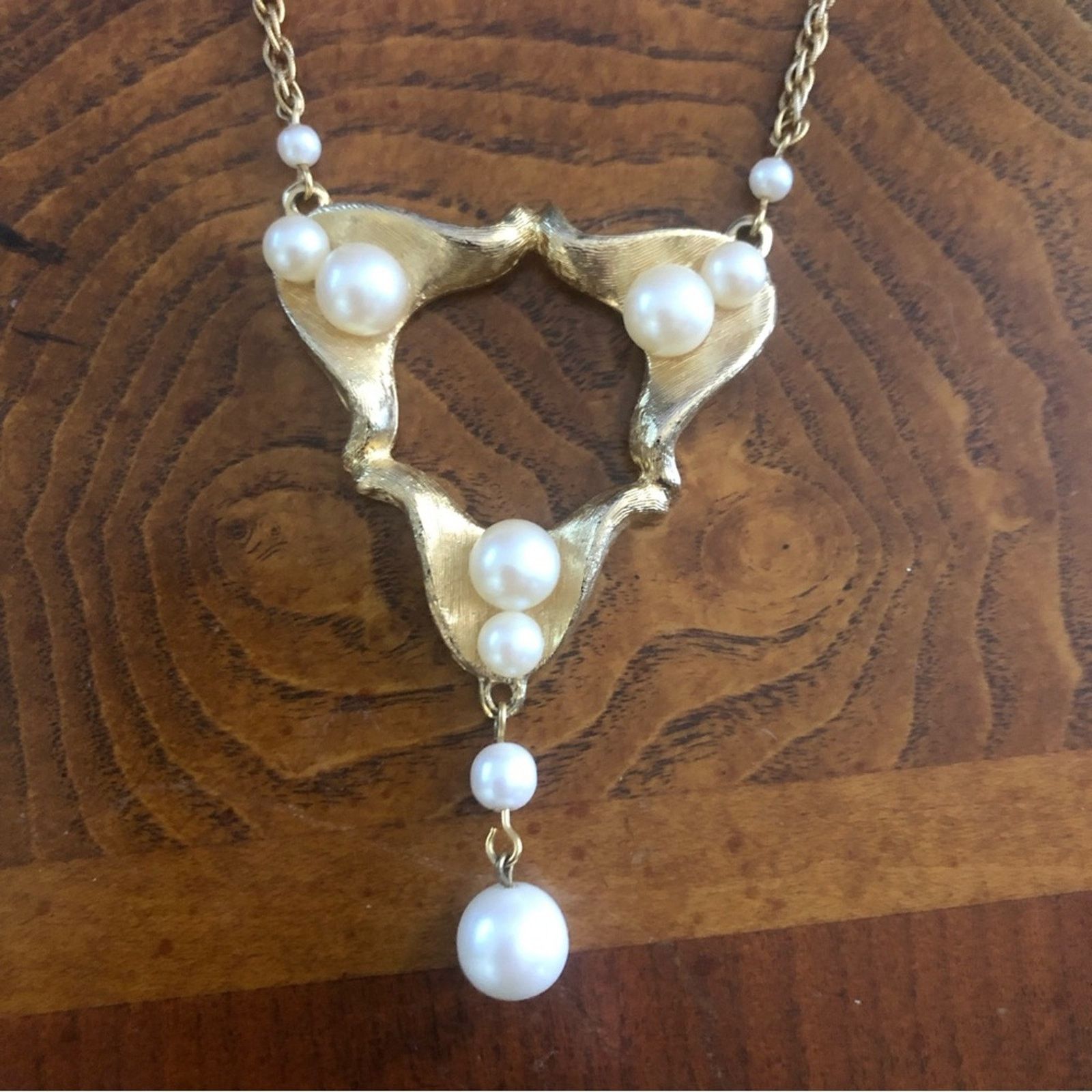 Vintage Vintage 1970’s Tortolani Crislu triangle pendant necklace Size ONE SIZE - 9 Thumbnail