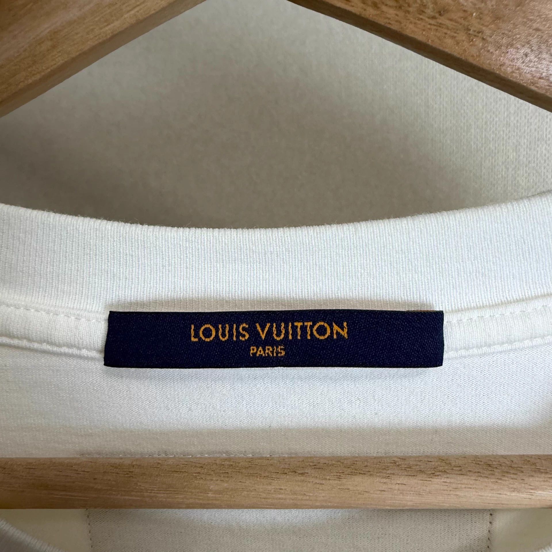 Louis Vuitton LOUIS VUITTON SS22 Logo Graffiti Short Tee Men's White Size US XXL / EU 58 / 5 - 4 Thumbnail