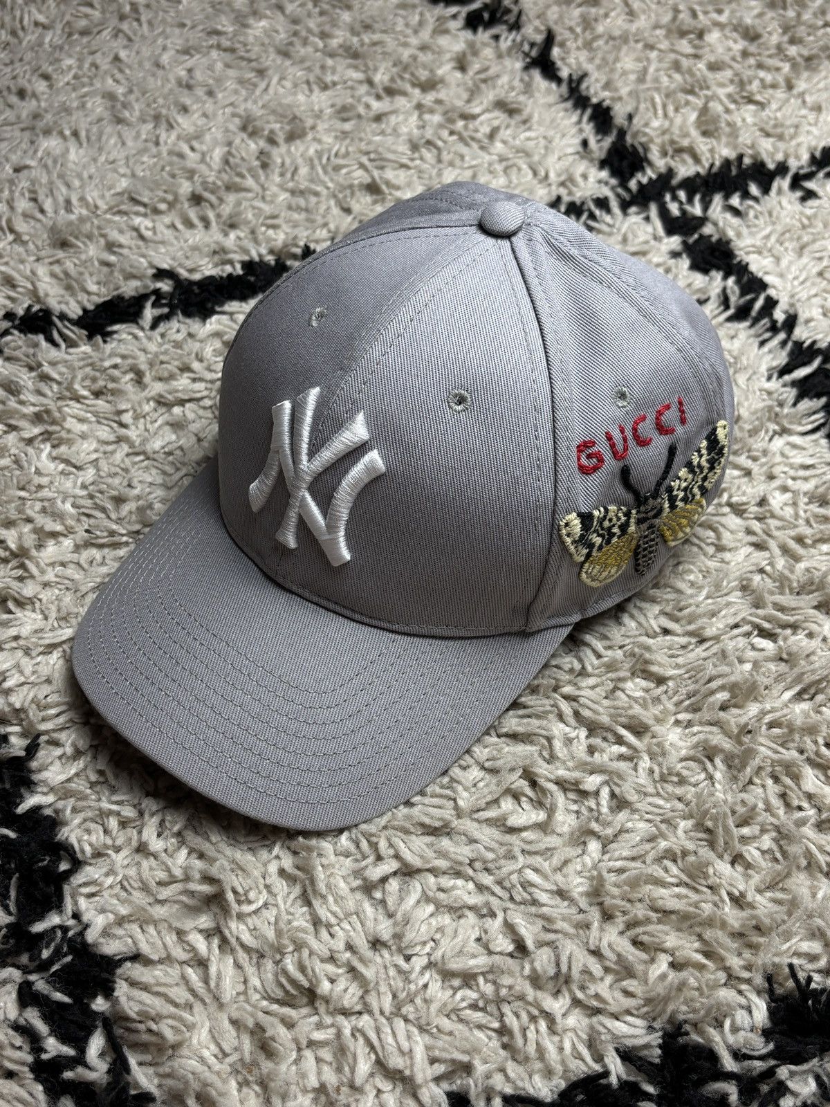 Gucci × New York Yankees Gucci x MLB NY Yankees butterfly cap grey