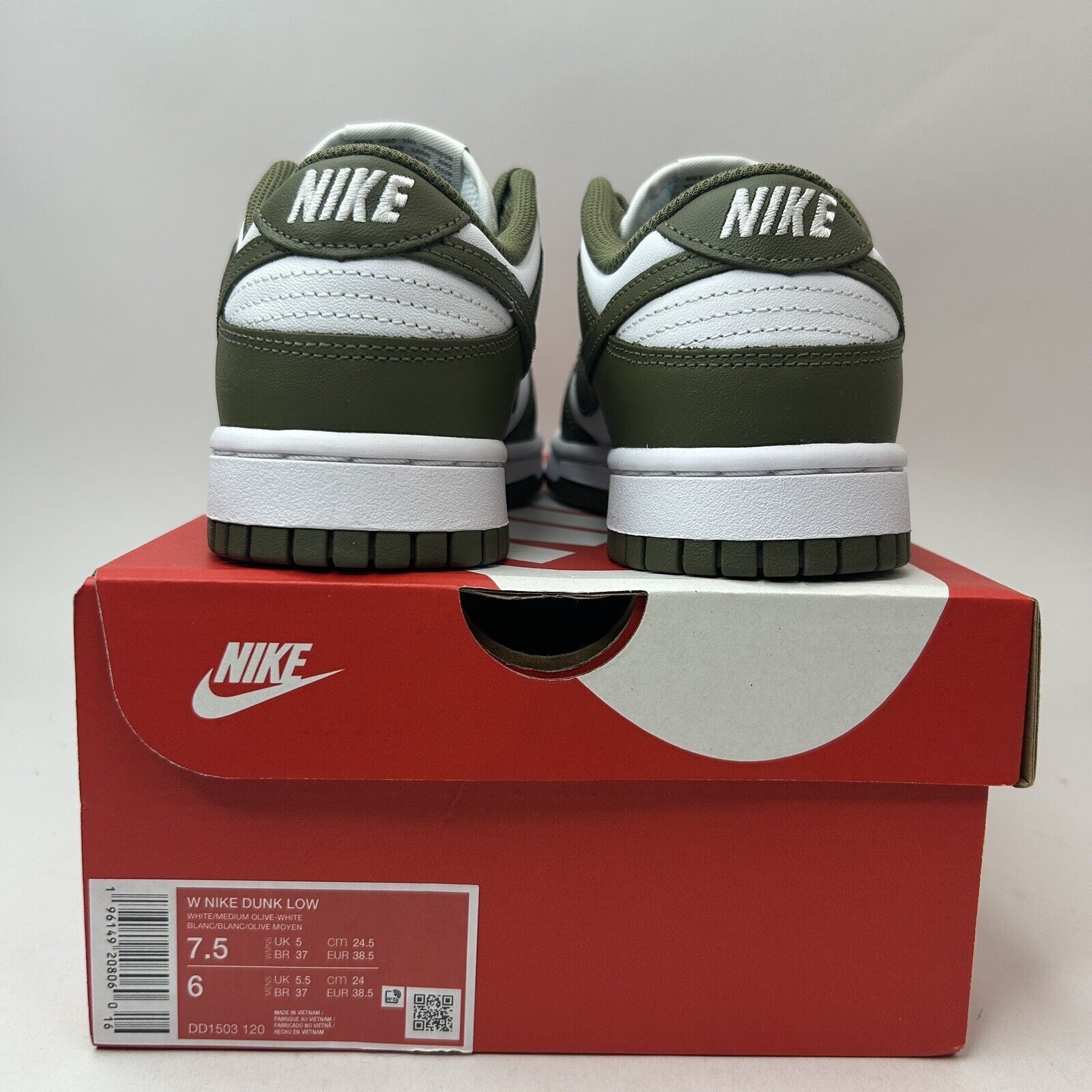 Nike Nike Dunk Low WMNS “Medium Olive” 2023 Size US 7.5 / IT 37.5 - 4 Thumbnail