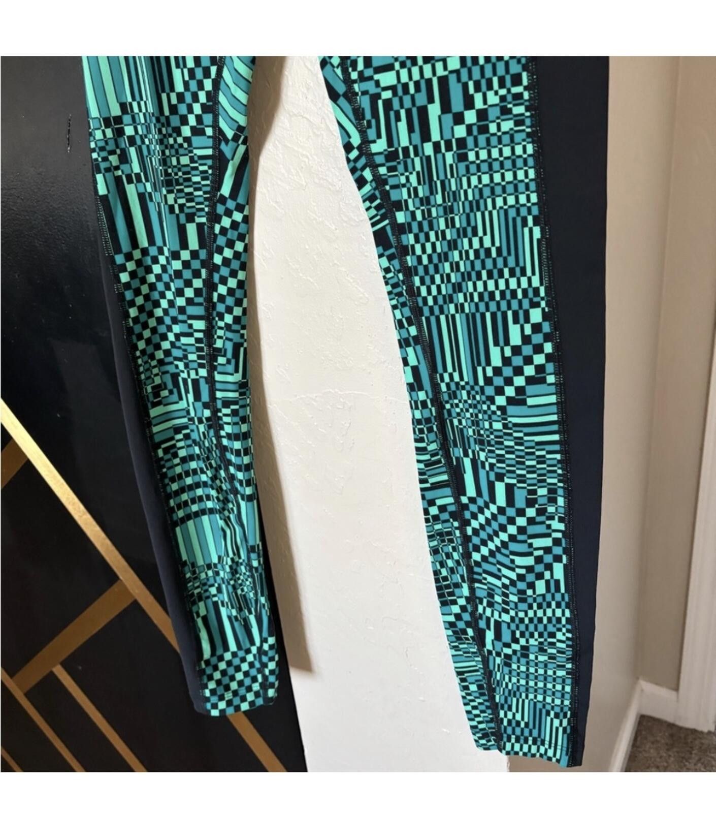 Nike (NIKE) Stylish Green Patterned womens Leggings Size 32" / US 10 / IT 46 - 4 Thumbnail
