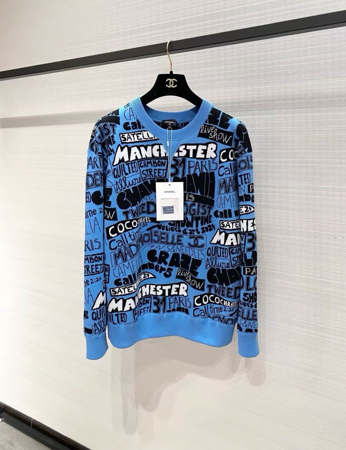 Chanel Chanel Letter Graffiti Sweatshirt J33 Size XS / US 0-2 / IT 36-38 - 1 Thumbnail