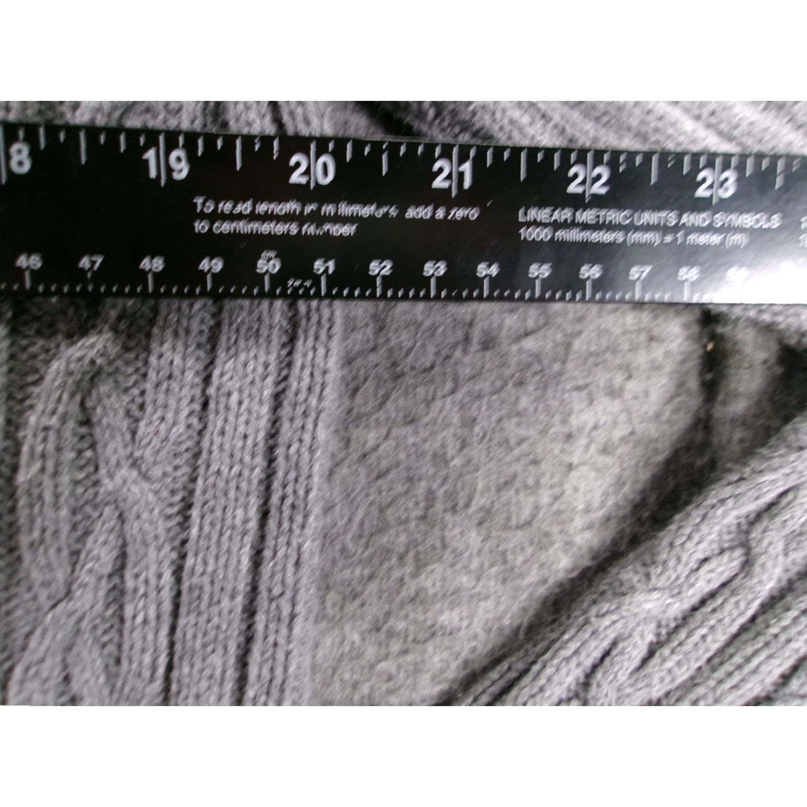 Croft & Barrow Croft & Barrow Women’s Large Gray Cable Knit V-Neck Sweater Pullover Cozy All Seasons Size L / US 10 / IT 46 - 3 Thumbnail