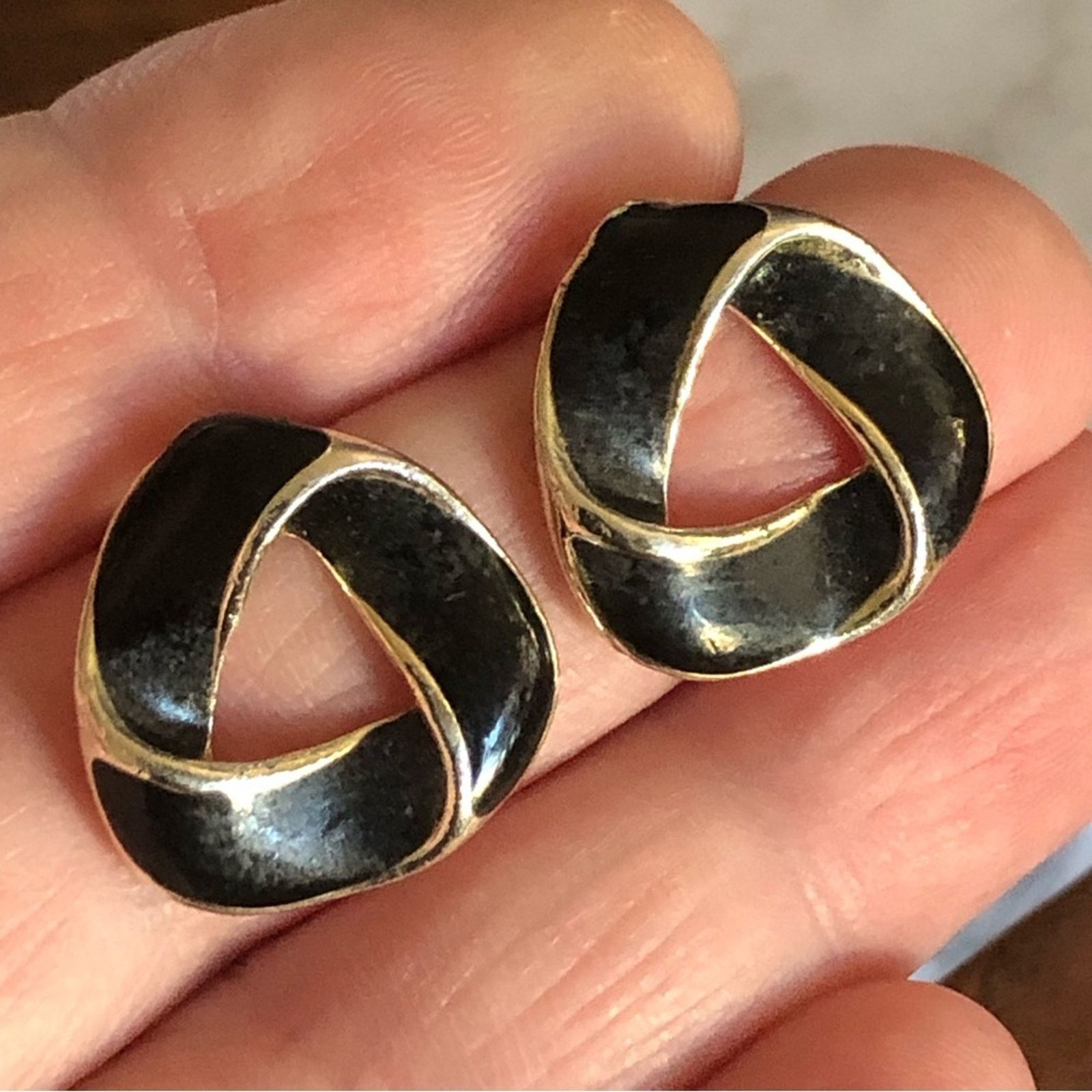 Vintage Vintage 70s black enamel triangle shape pierced earrings Size ONE SIZE - 4 Thumbnail