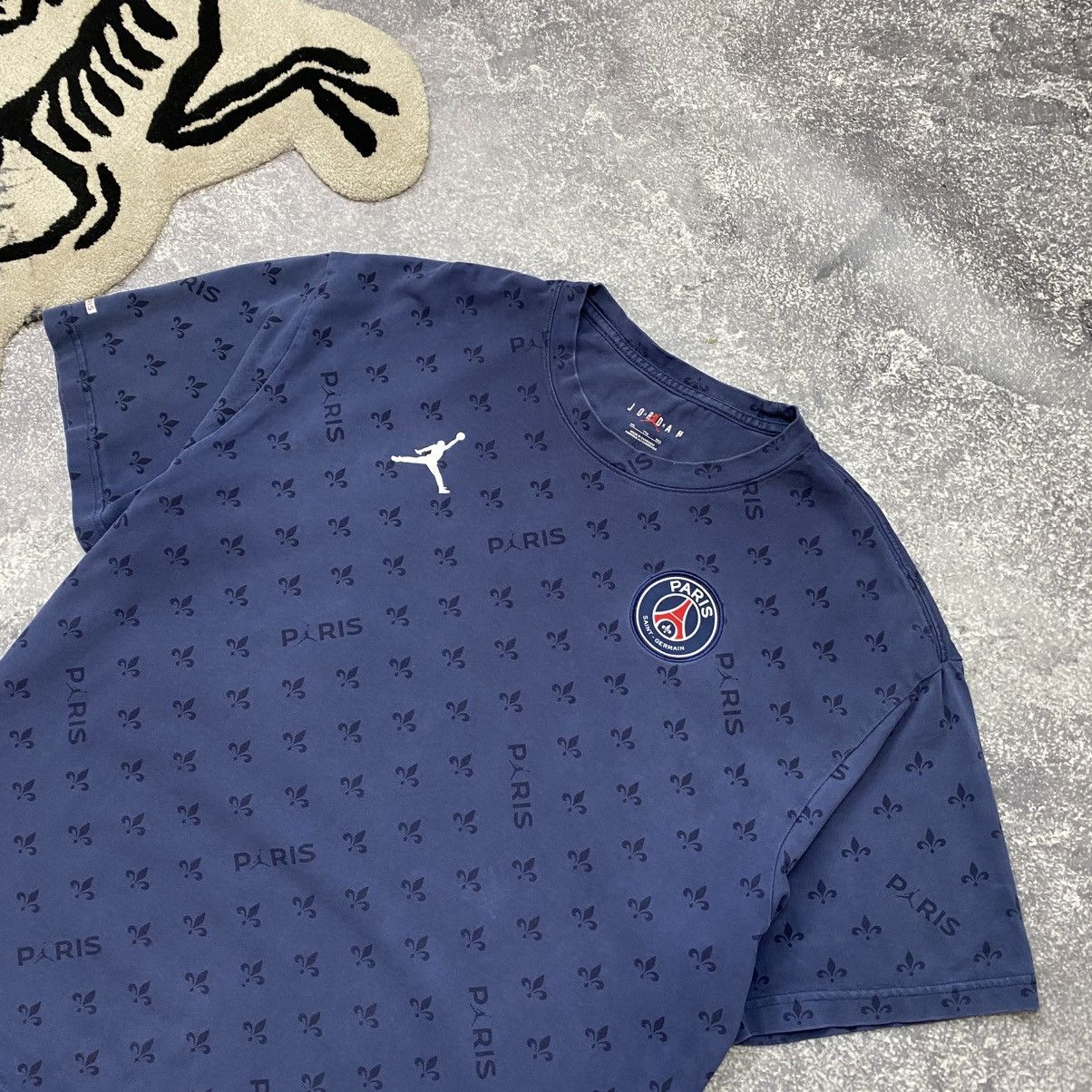 Jordan Brand Men’s Jordan Paris Saint Germain PSG graphic soccer tee Size US XXL / EU 58 / 5 - 2 Thumbnail