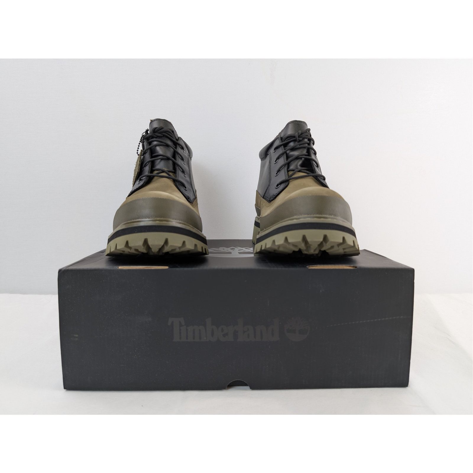 Timberland o1rshd1 Premium Mid Lace Up GTX Chukka Boots in Dark Green Size US 11 / EU 44 - 19 Thumbnail