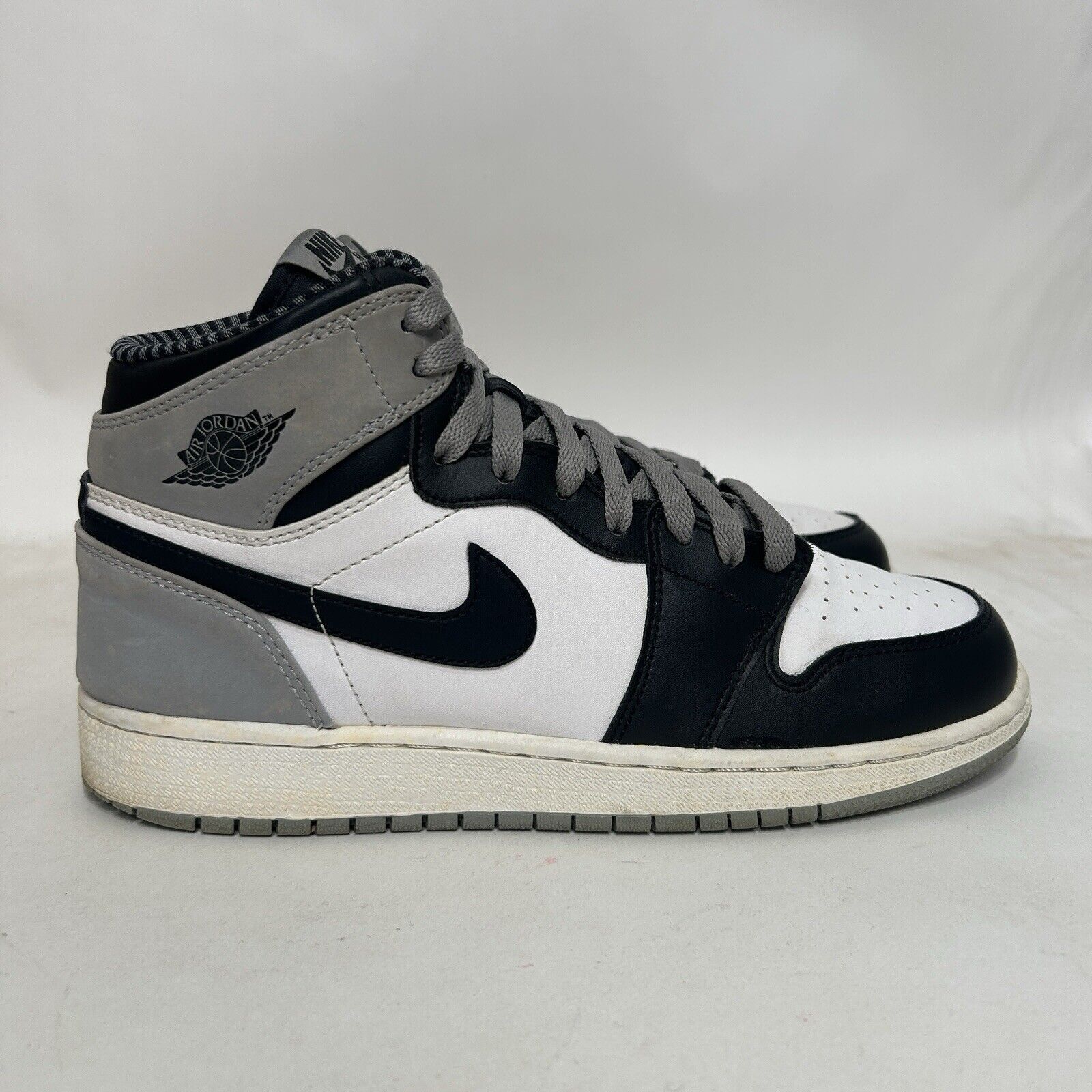 Jordan Brand Nike Shoes Air Jordan 1 Retro High OG GS “Barons” 2024 Size US 8.5 / IT 38.5 - 5 Thumbnail