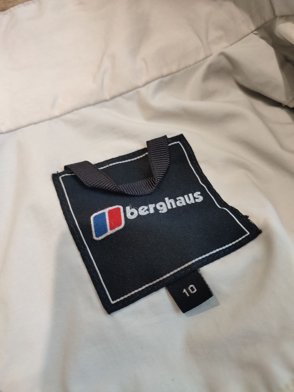 Berghaus Berghaus GORE-TEX Women's Waterproof Jacket-Coat Size 10 Size L / US 10 / IT 46 - 18 Thumbnail