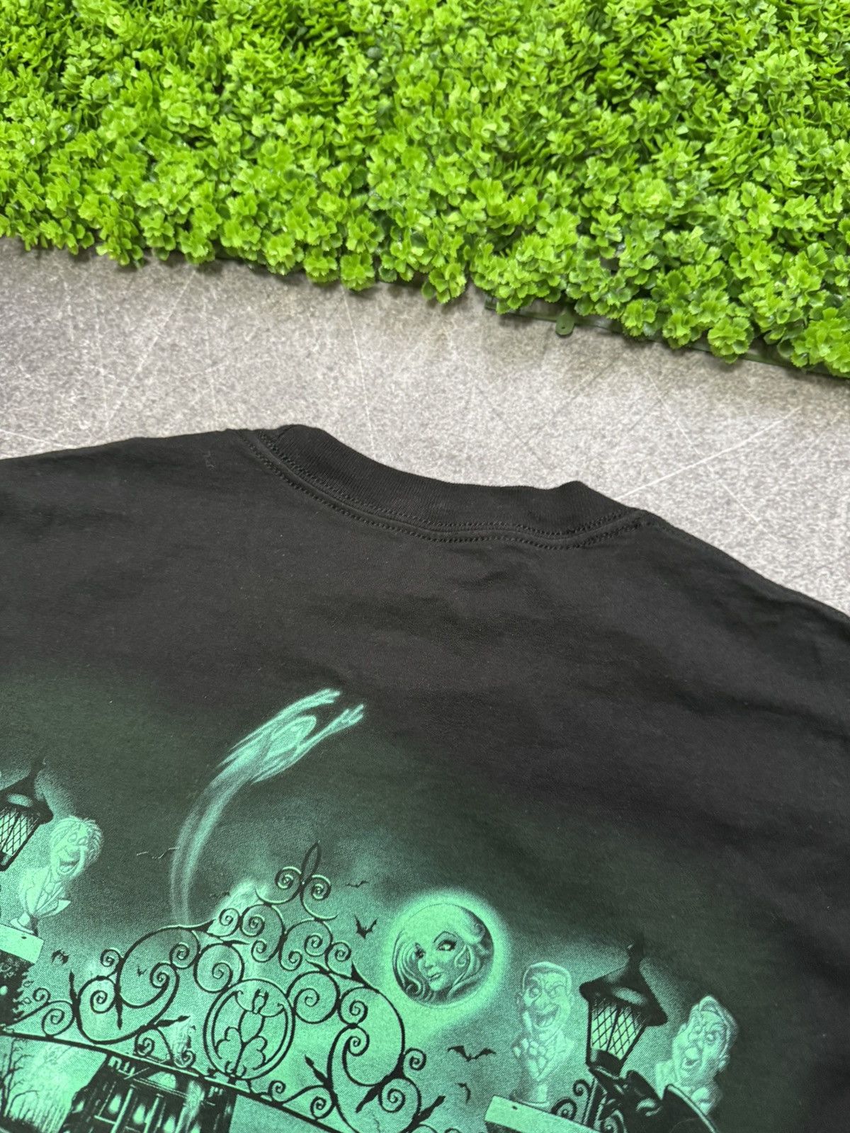 Disney Vintage Halloween 20014 Mickey Disneyland Graphic print tee Size US S / EU 44-46 / 1 - 13 Thumbnail