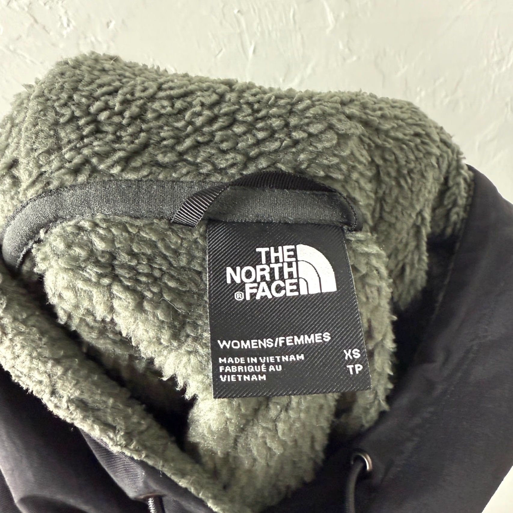 The North Face The North Face Women's Novelty Fleece Jacket XS Pullover Hooded Zip Short Jacket Black Solid Logo Classic Size XS / US 0-2 / IT 36-38 - 5 Thumbnail