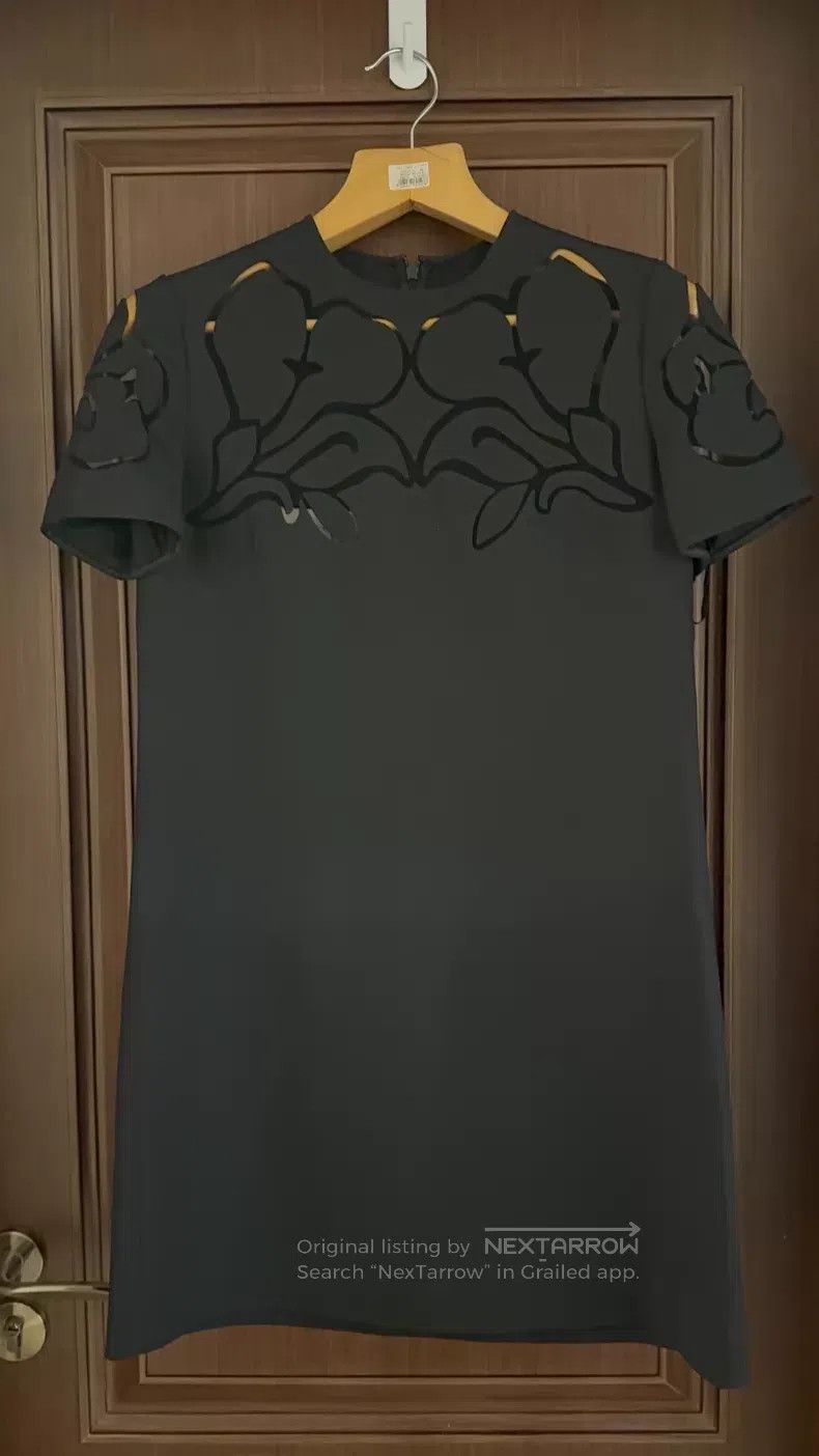 Valentino Valentino Black dress Size S / US 4 / IT 40 - 1 Thumbnail