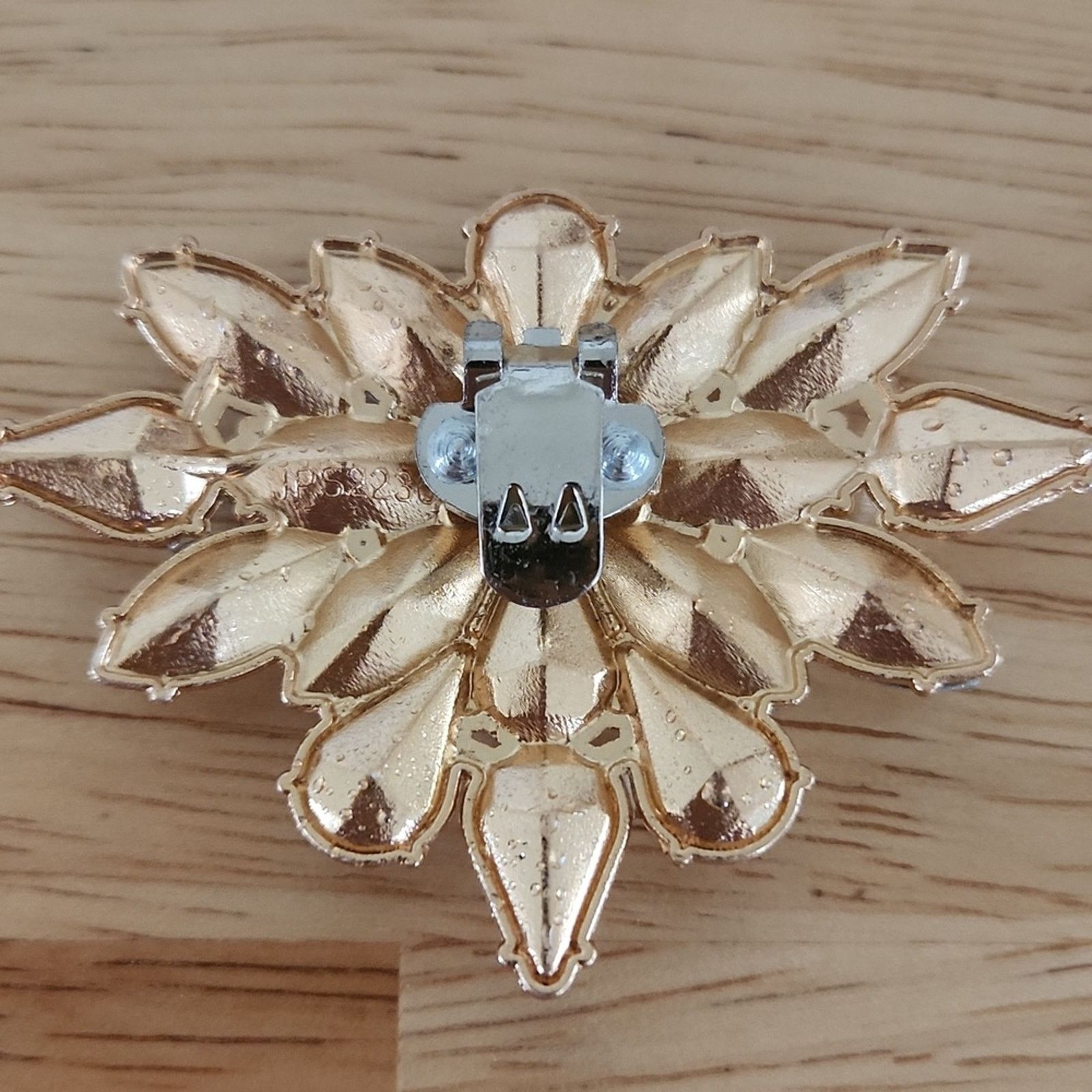 Other ELEGANT ☆ CRYSTAL & GOLDTONE ☆ FLOWER SHOE CLIPS ☆ NIP Size US 4.5 / IT 34.5 - 10 Thumbnail