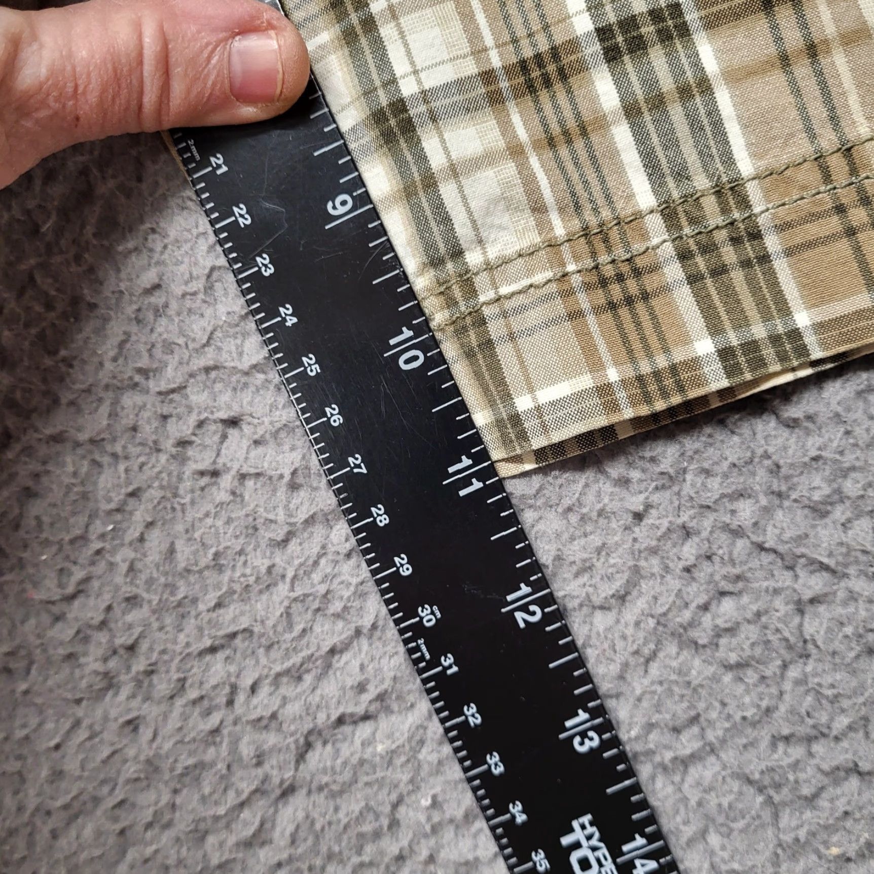 Eddie Bauer Eddie Bauer Cargo Shorts Men 42 Brown Plaid Khaki Pocket Cargo Pockets Camping Hiking Fishing Summer Outdoor Vintage: No? Size US 42 / EU 58 - 5 Thumbnail