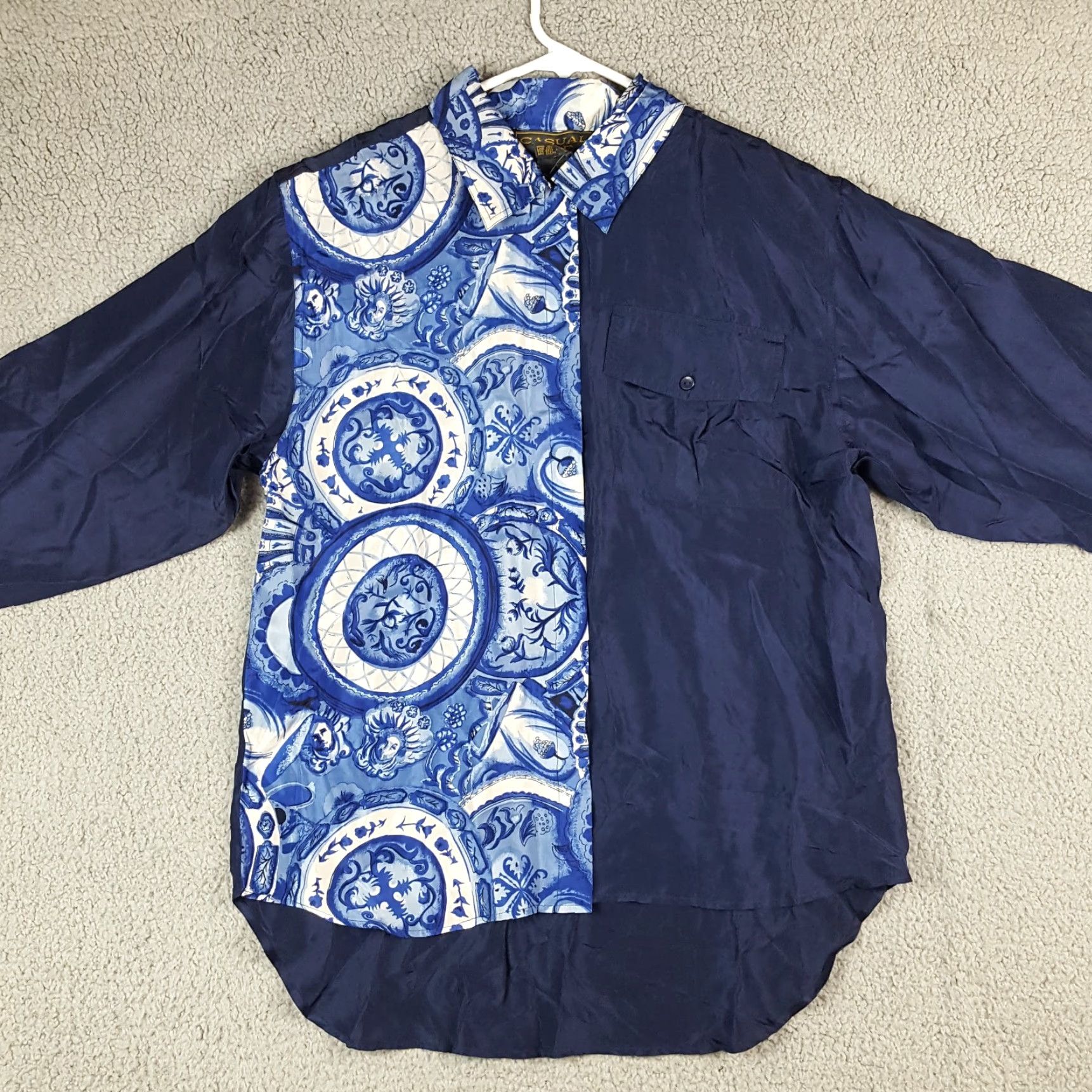Vintage VINTAGE Casual Isle Women's Button-Up Shirt L Blue Silk 80s Preppy Outdoor Golf Tennis Size L / US 10 / IT 46 - 2 Thumbnail