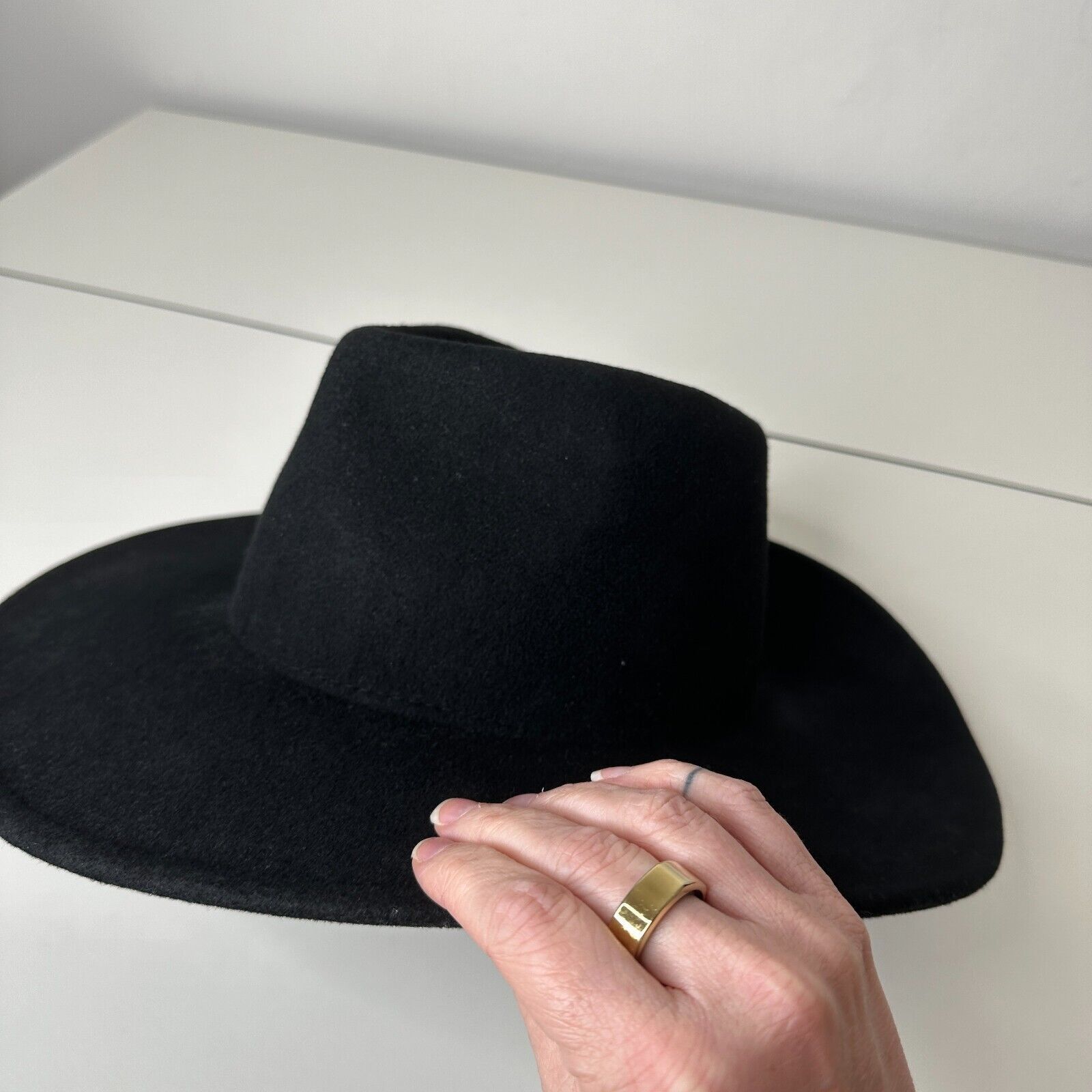 Other NWOT Black Teardrop Round Wide Brim Wool Fedora Unisex Size ONE SIZE - 6 Thumbnail