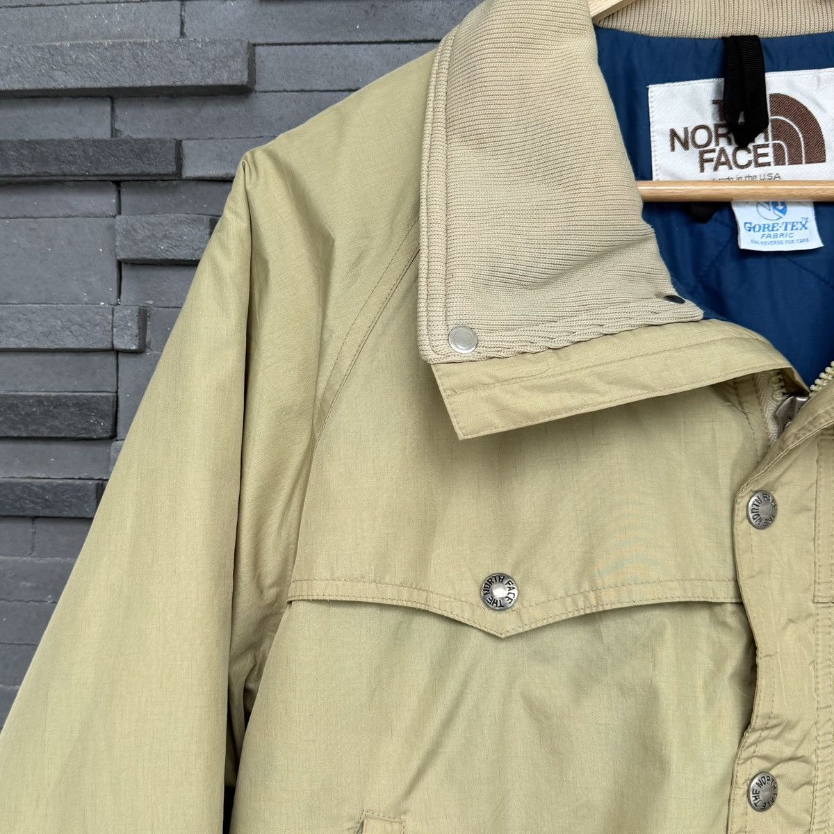 The North Face Vintage The North Face GoreTex Jacket Talon Zip Beige Bomber Size US M / EU 48-50 / 2 - 6 Thumbnail