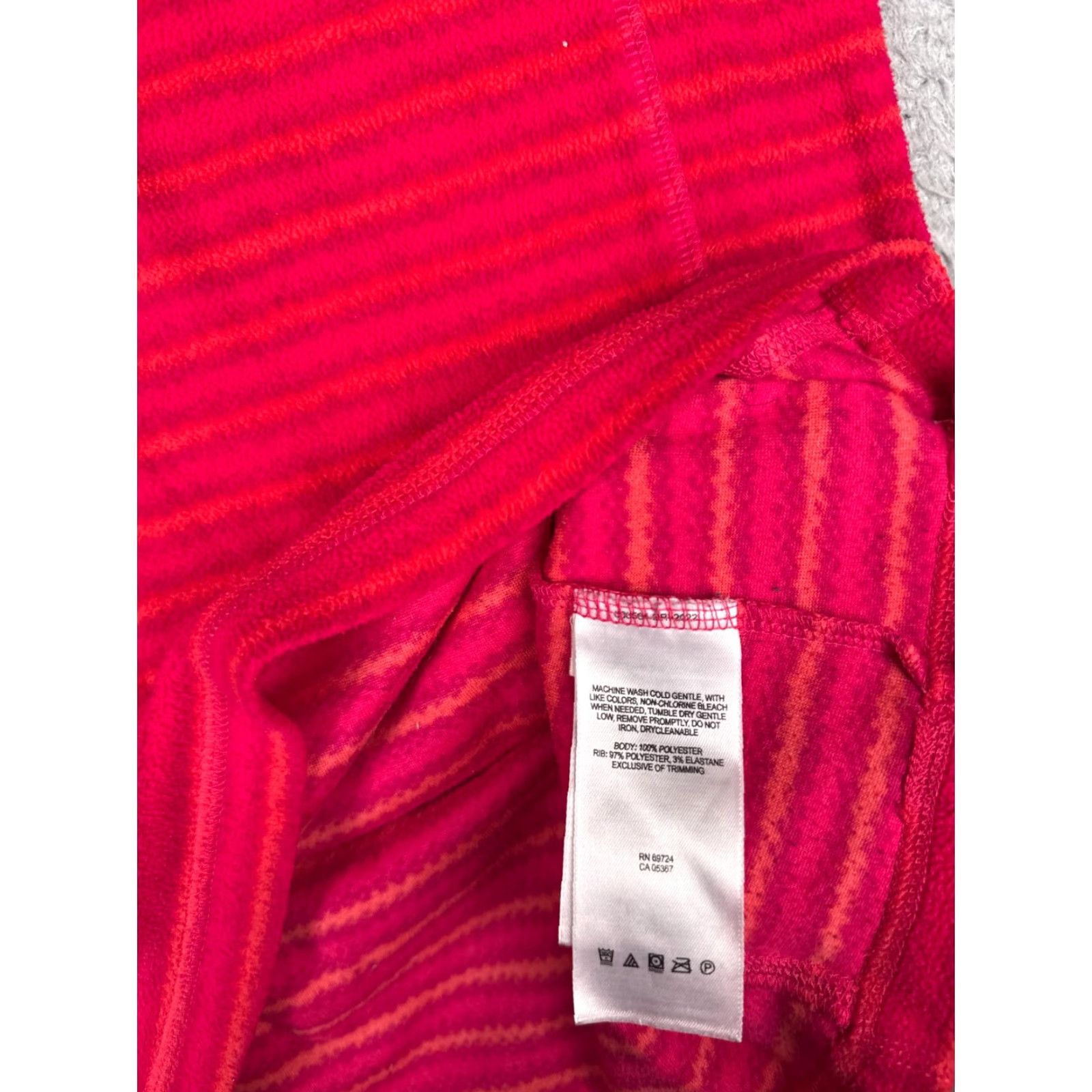 Vintage Columbia Sweater Women Large Red Geometric Fleece 1/4 Zip Mock Neck Pullover Size L / US 10 / IT 46 - 7 Thumbnail