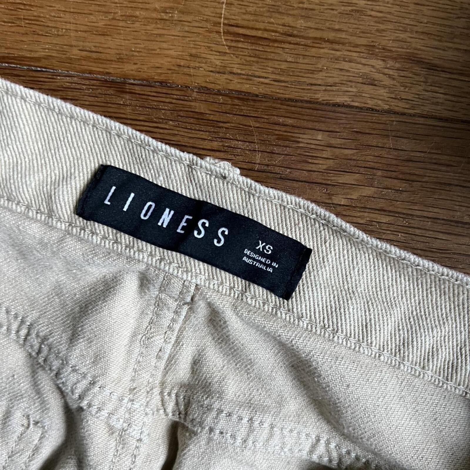 Lioness Lioness mid rise cream cargo pants Size 26" / US 2 / IT 38 - 5 Thumbnail